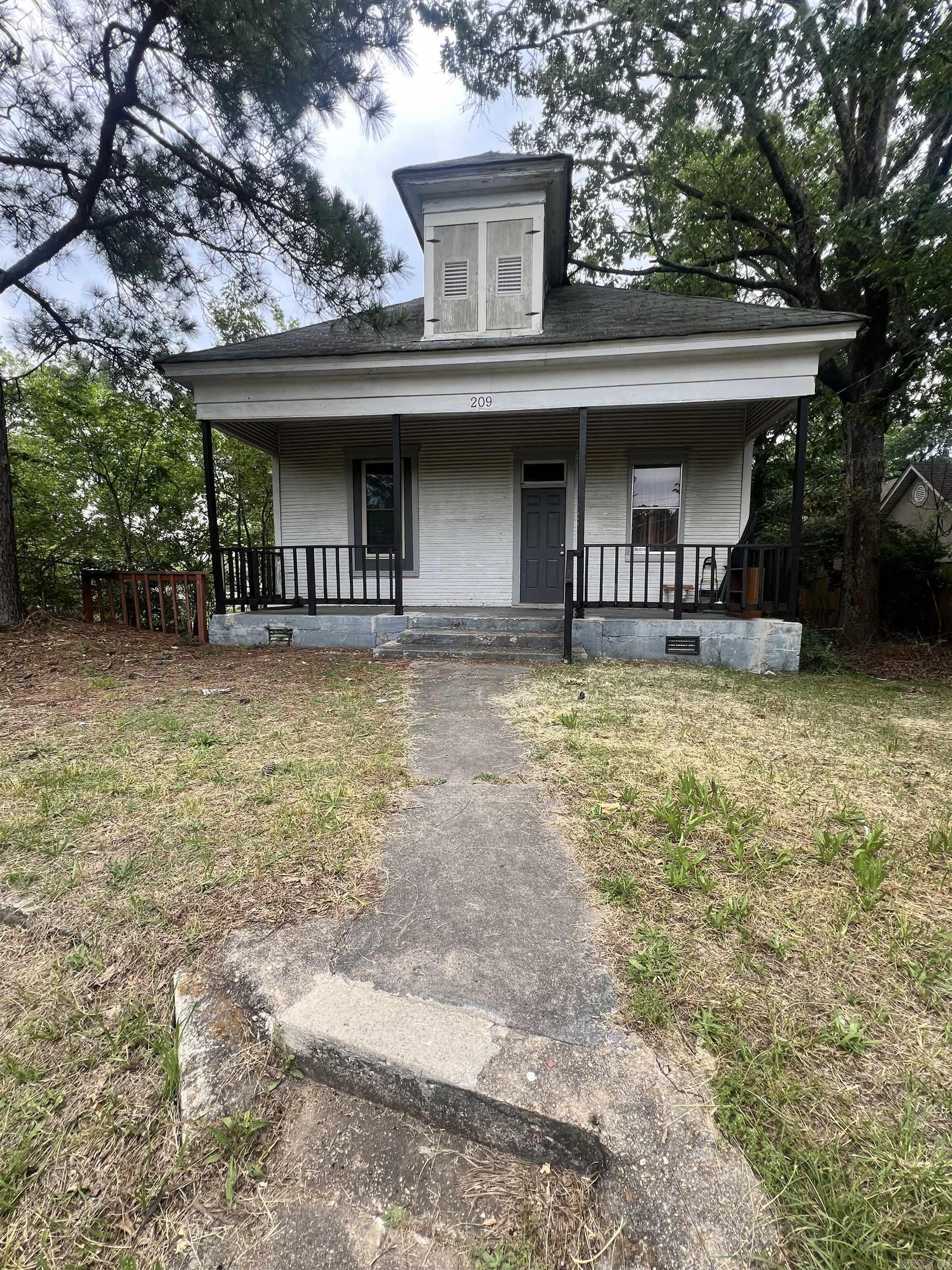 209 Oakcliff St  Hot Springs, AR