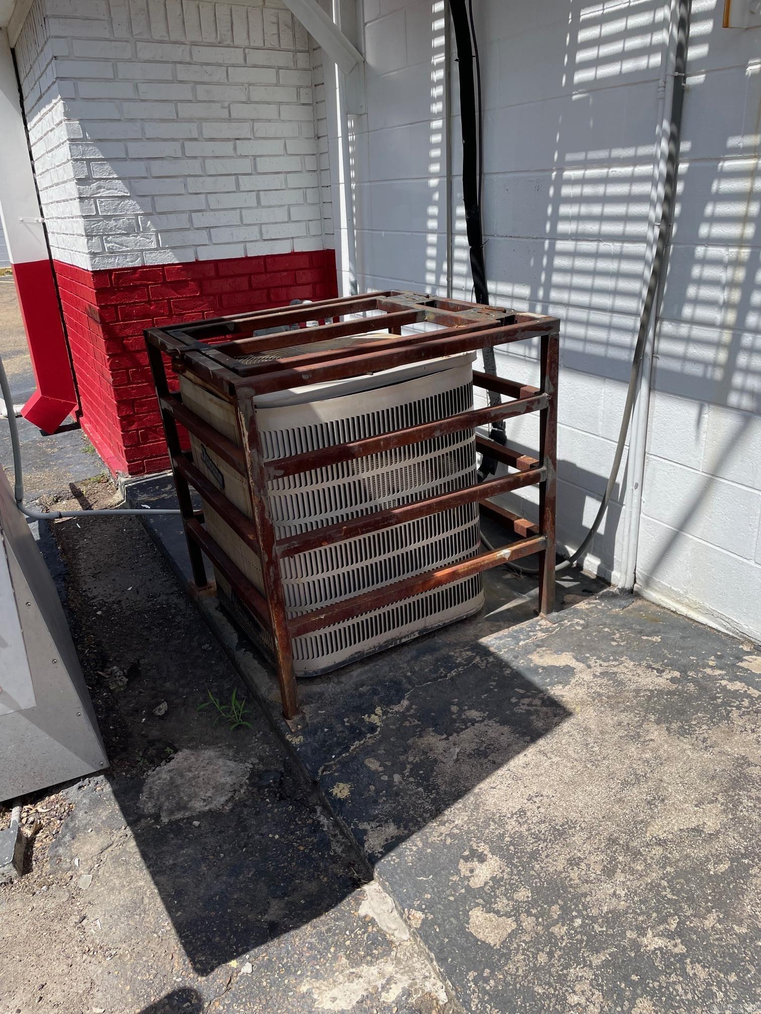 823 East Street  Texarkana, AR