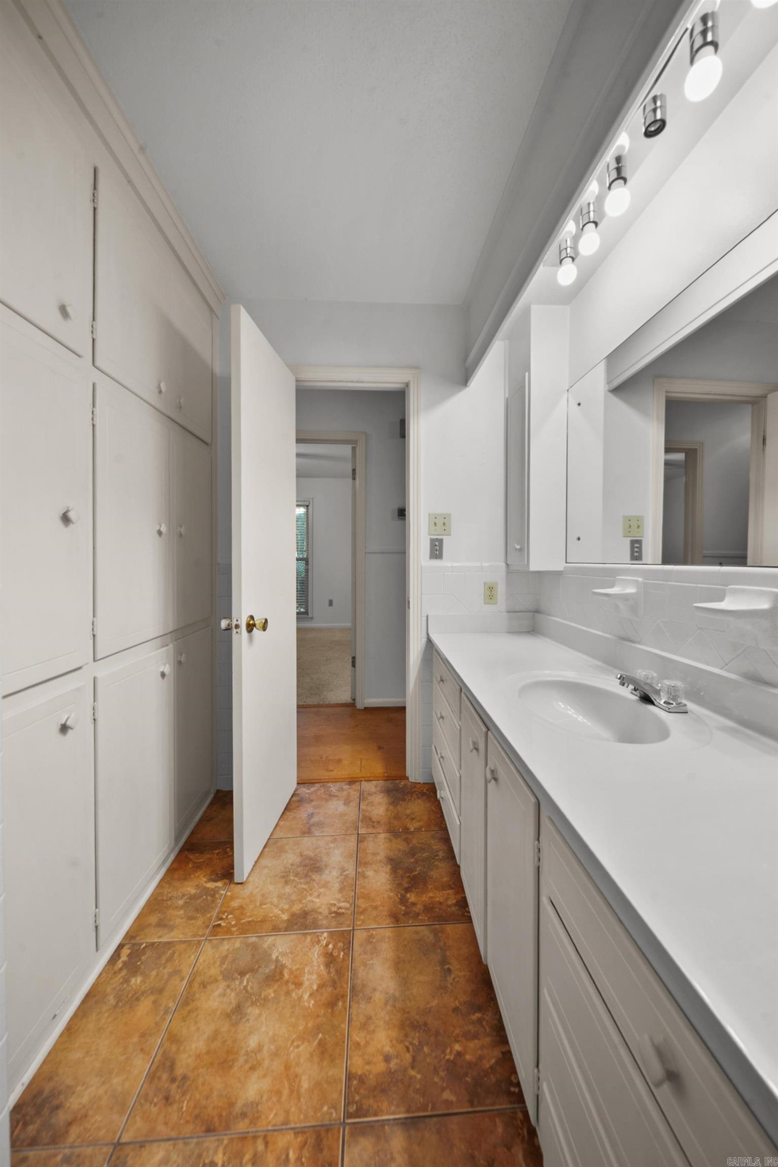 1103 N Cedar  Searcy, AR