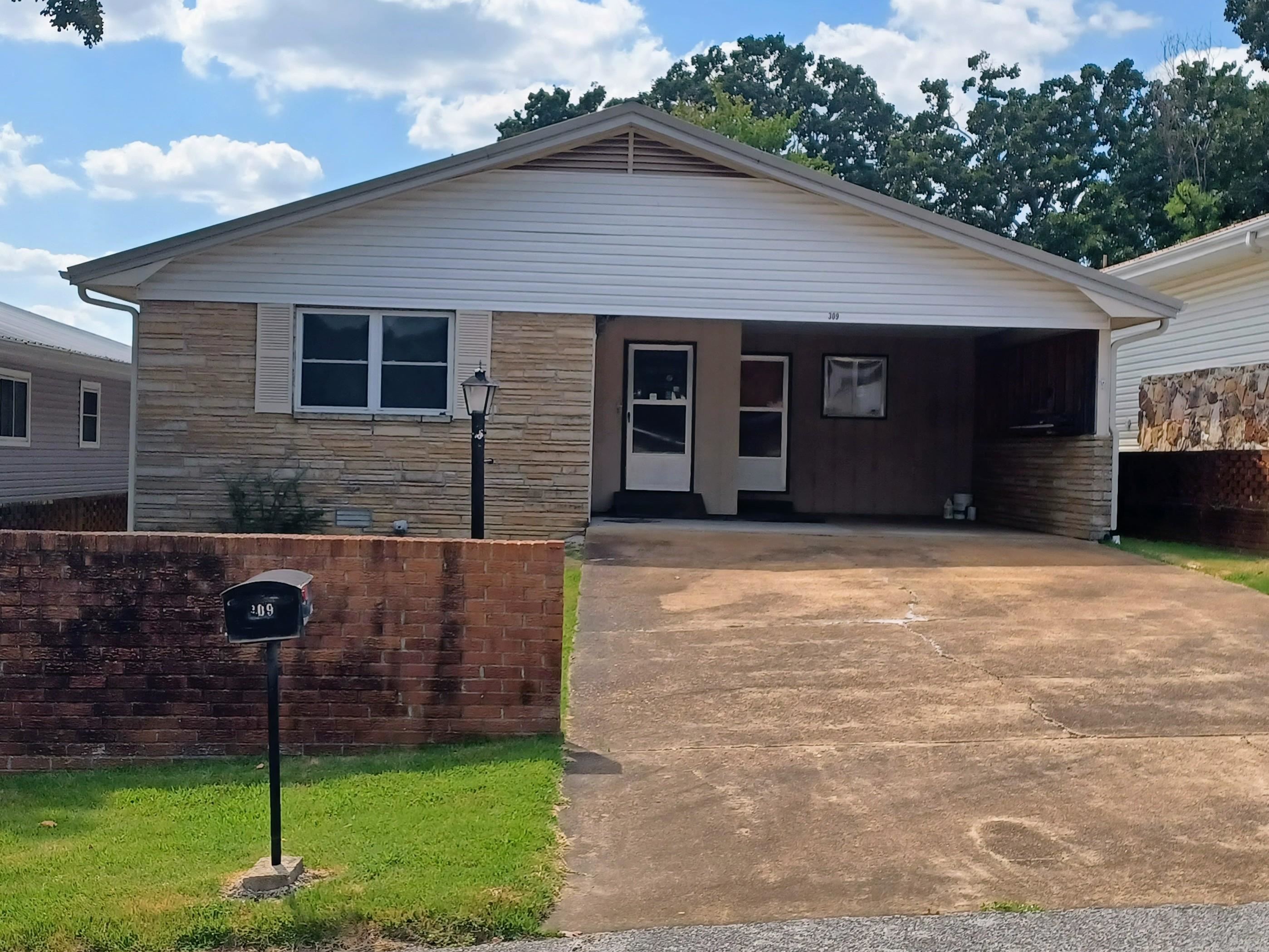 309 Parliament  Horseshoe Bend, AR
