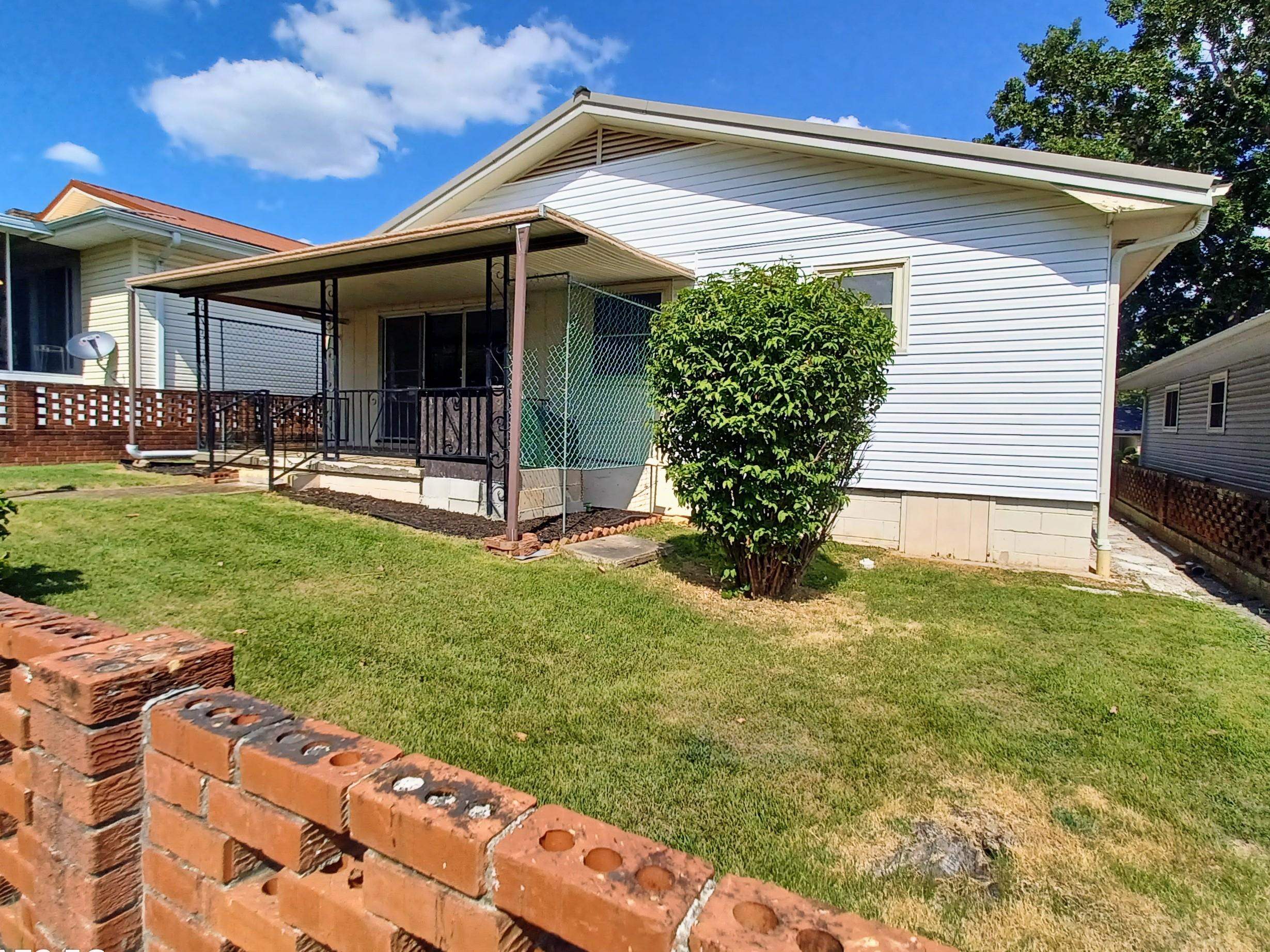 309 Parliament Drive Horseshoe Bend, AR 72512-3323