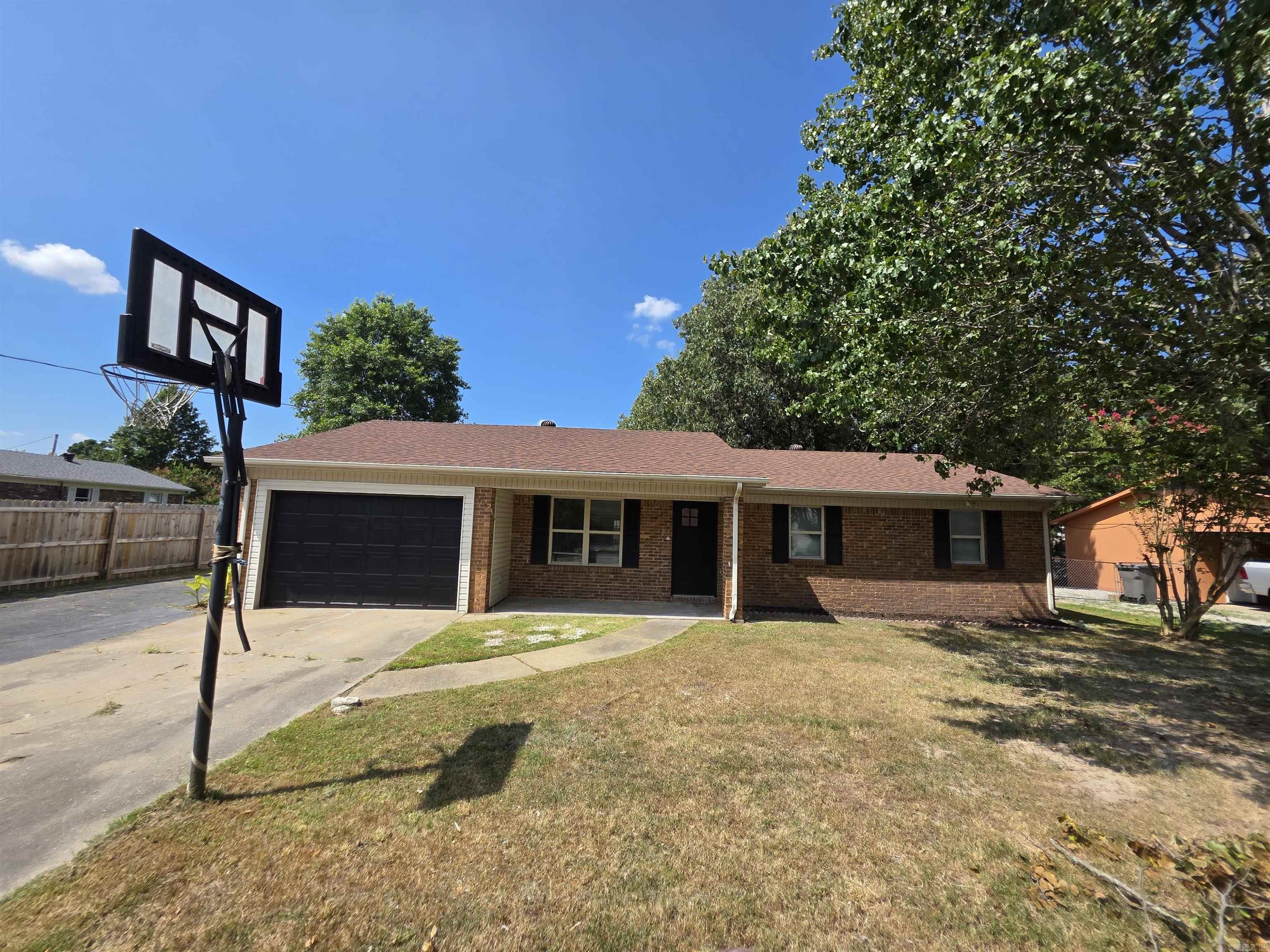 5415 Wendy St.