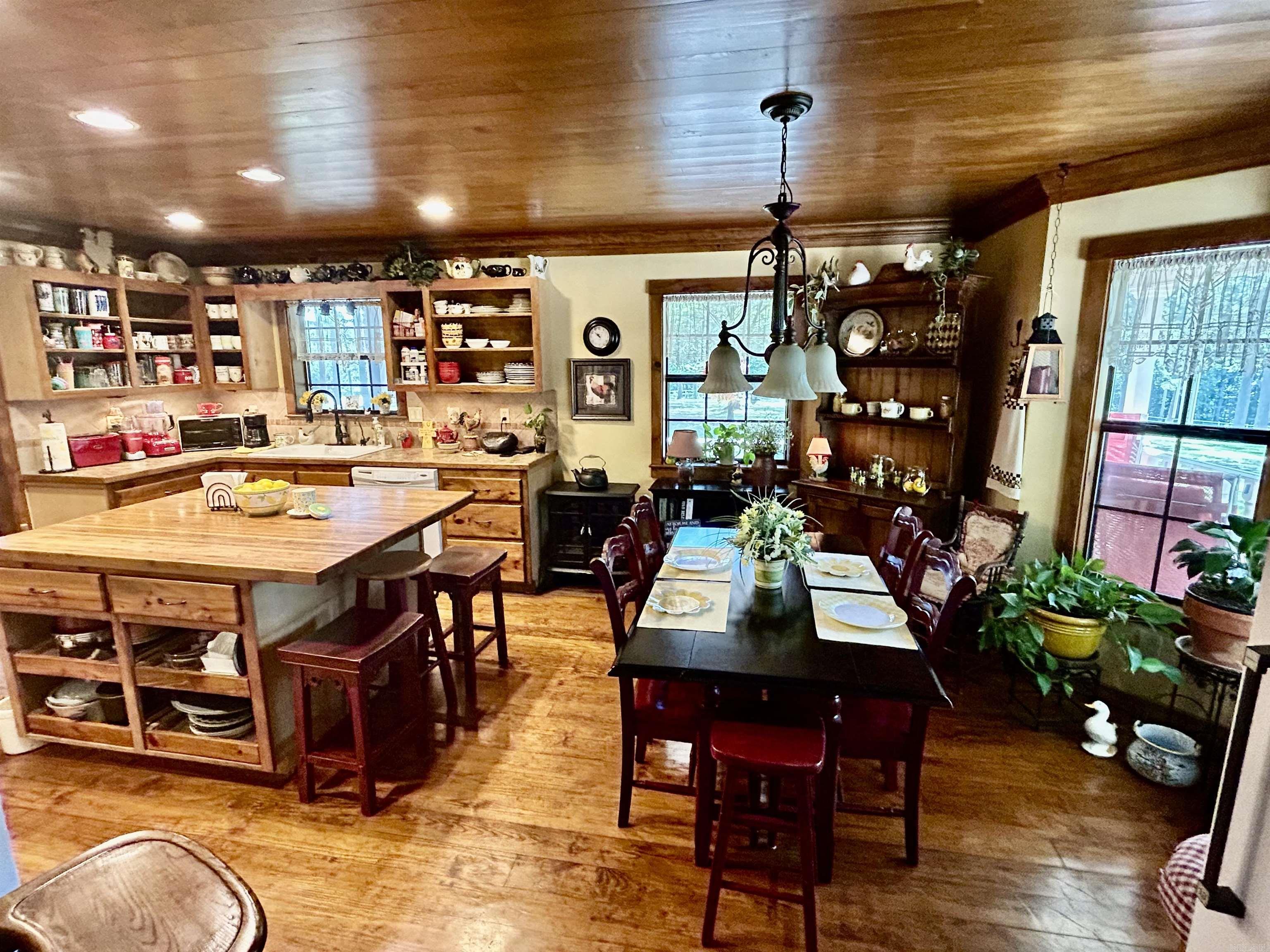 30501 Hwy 300  Roland, AR