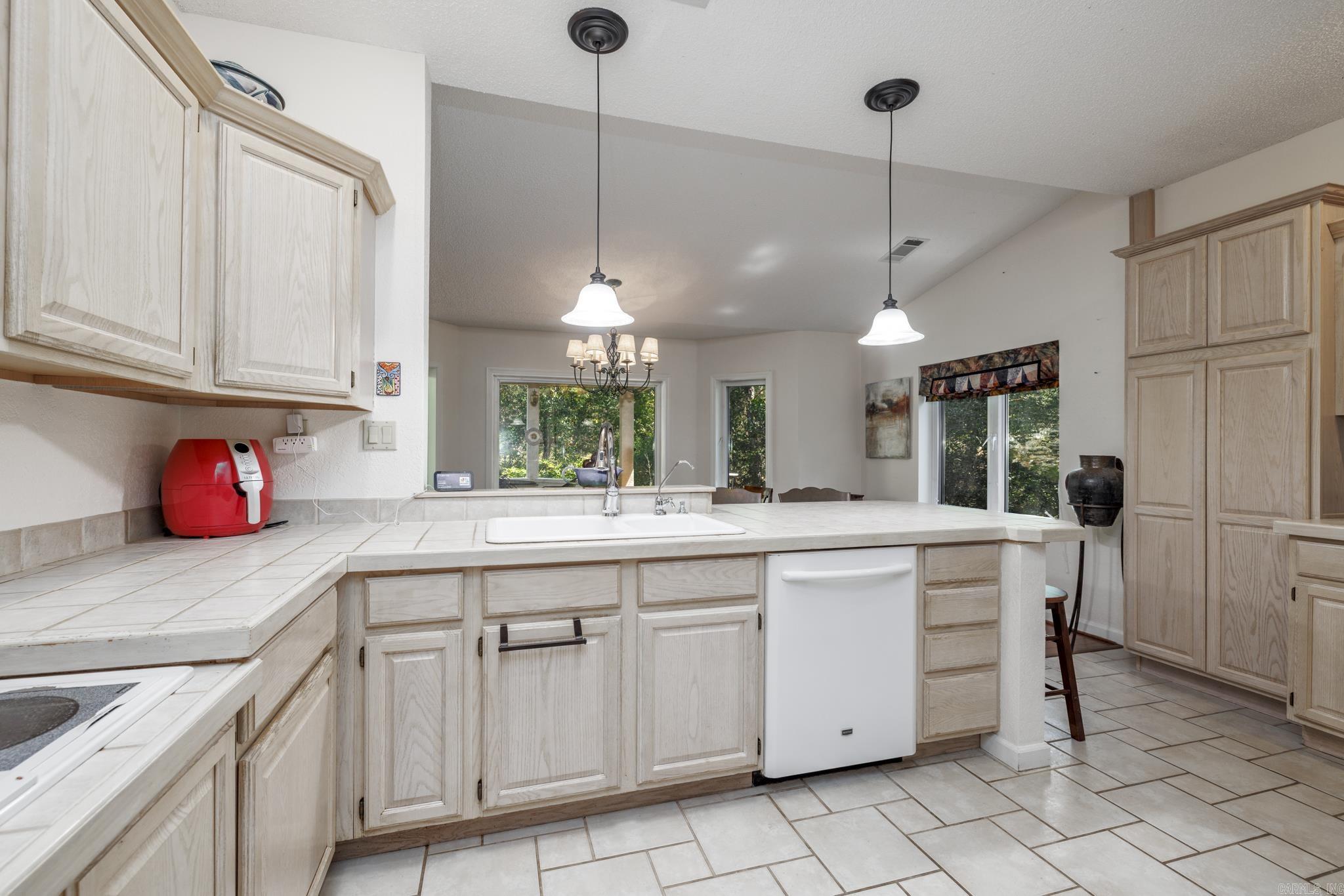 2 Dominar  Hot Springs Village, AR