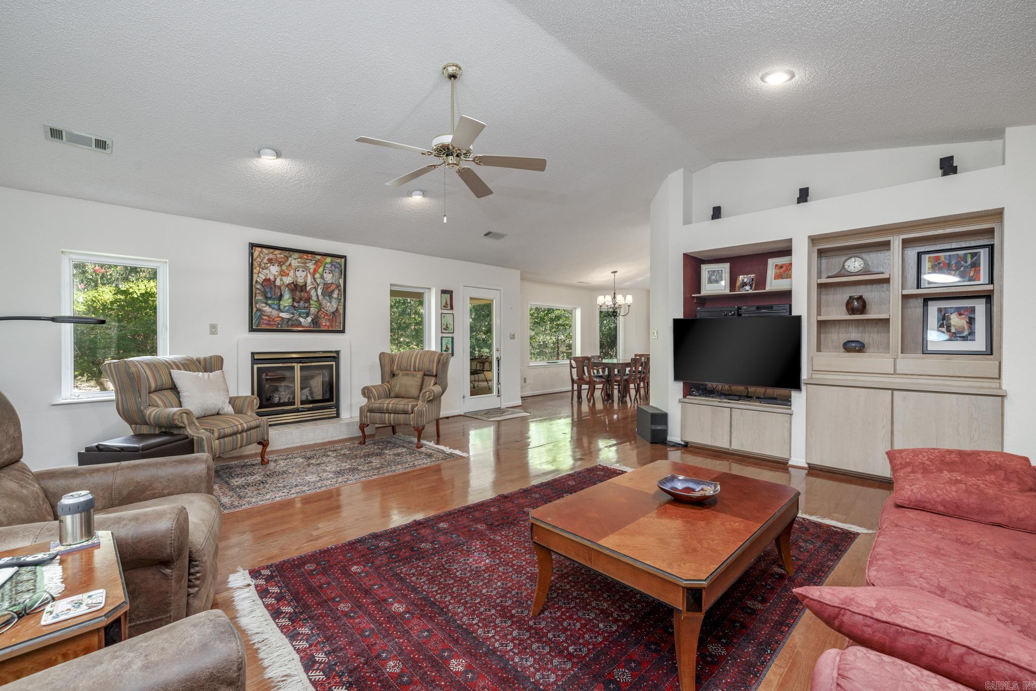 2 Dominar  Hot Springs Village, AR