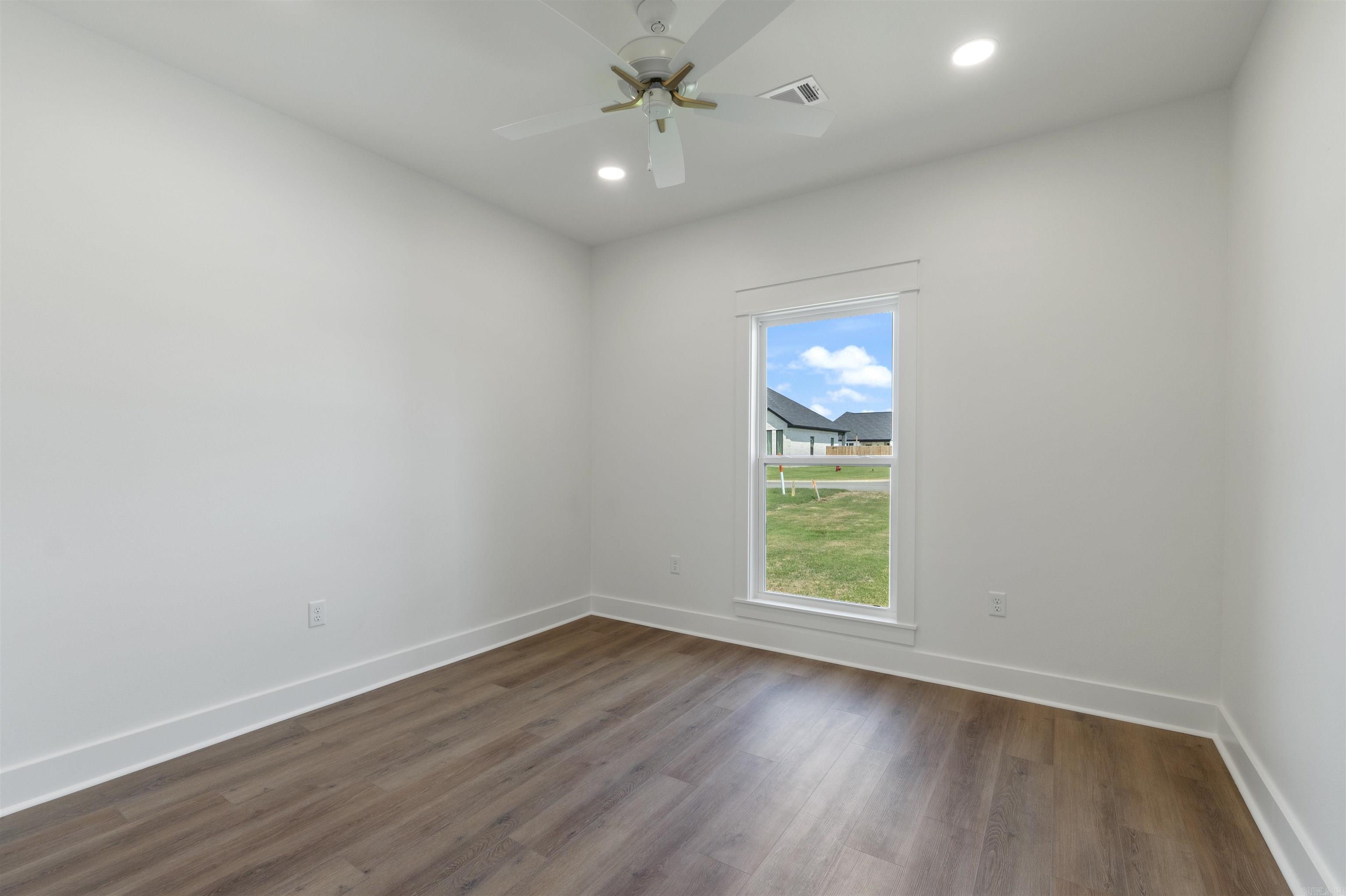 22 Dandelion  Greenbrier, AR