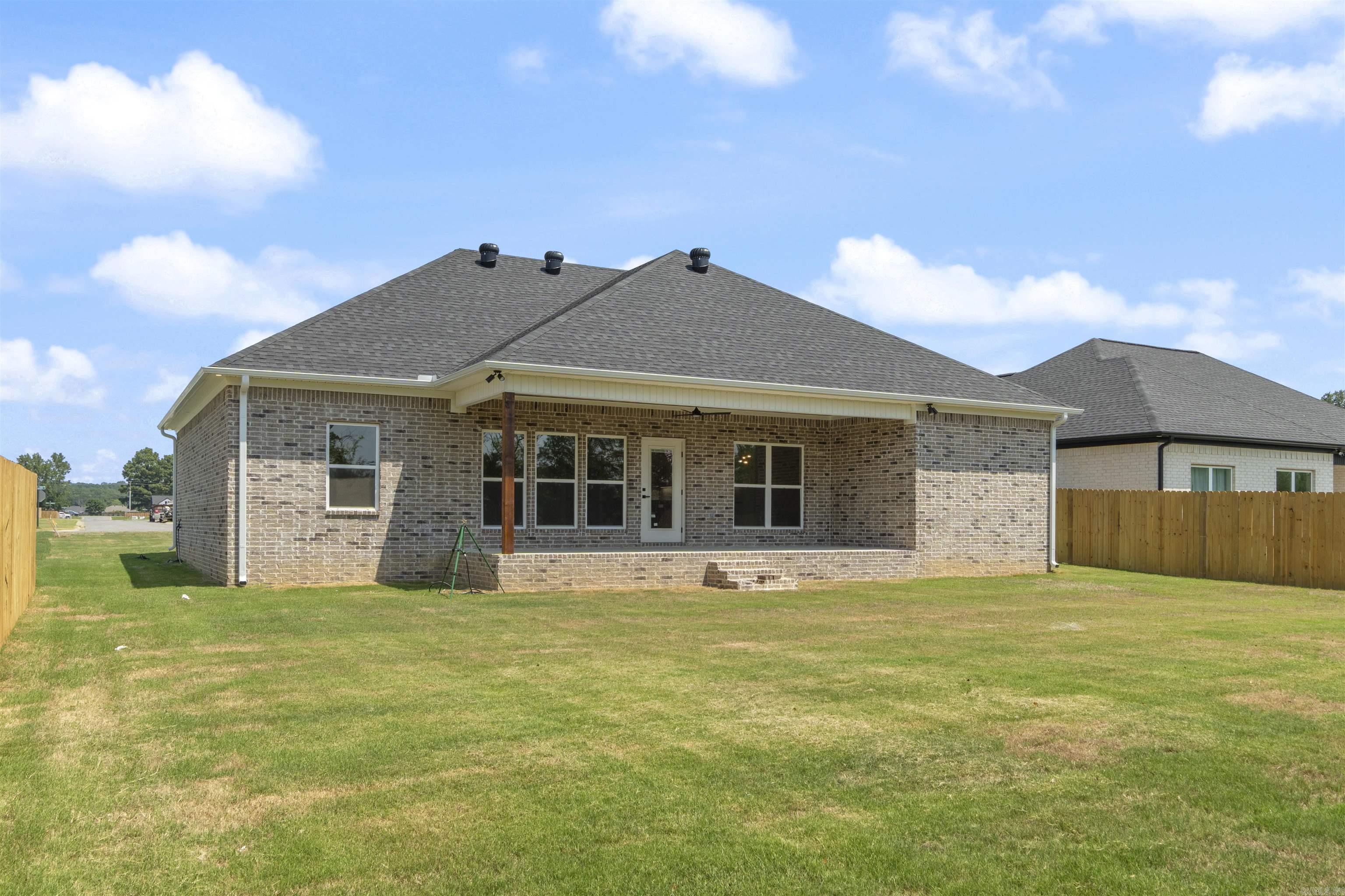 22 Dandelion  Greenbrier, AR