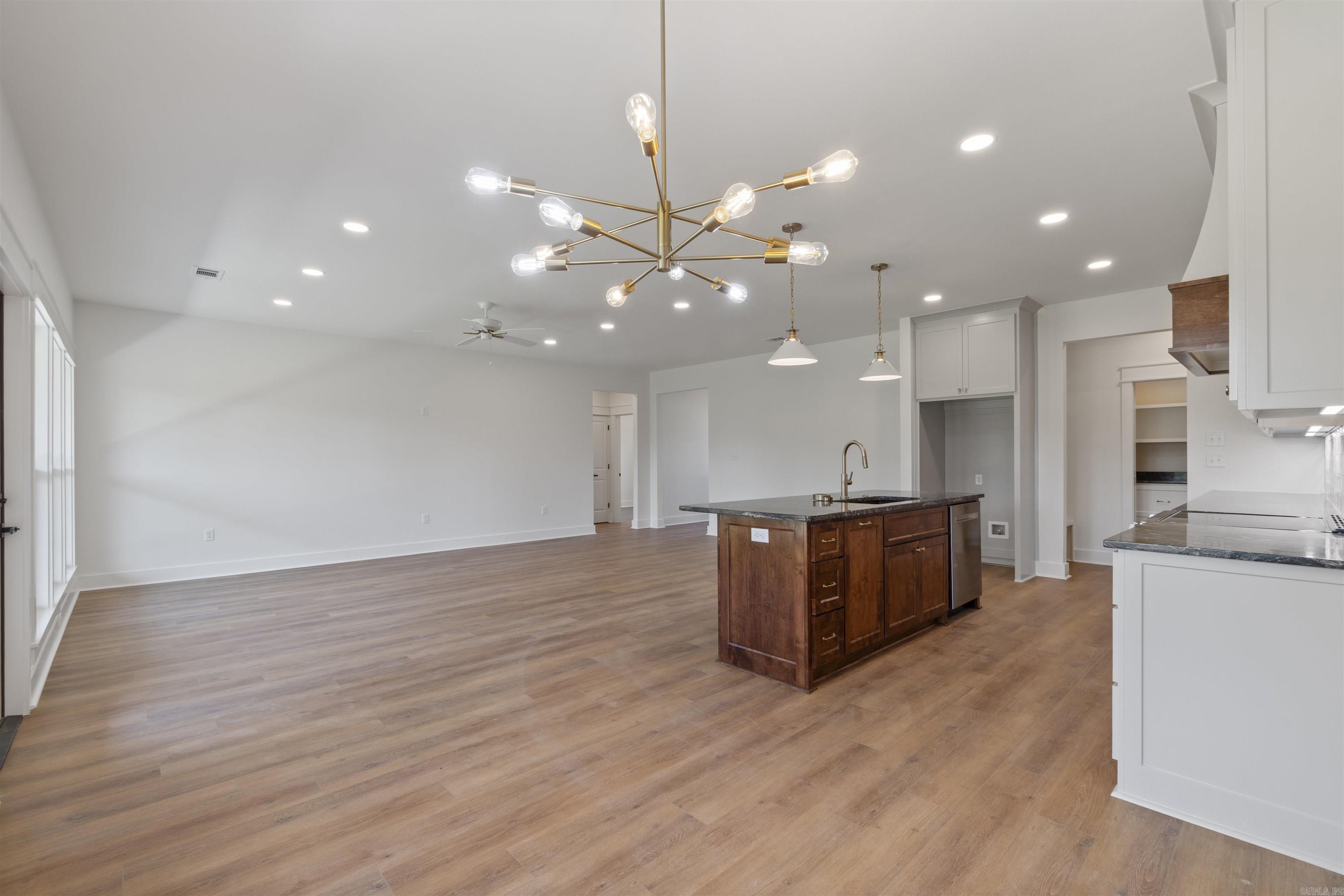 22 Dandelion  Greenbrier, AR