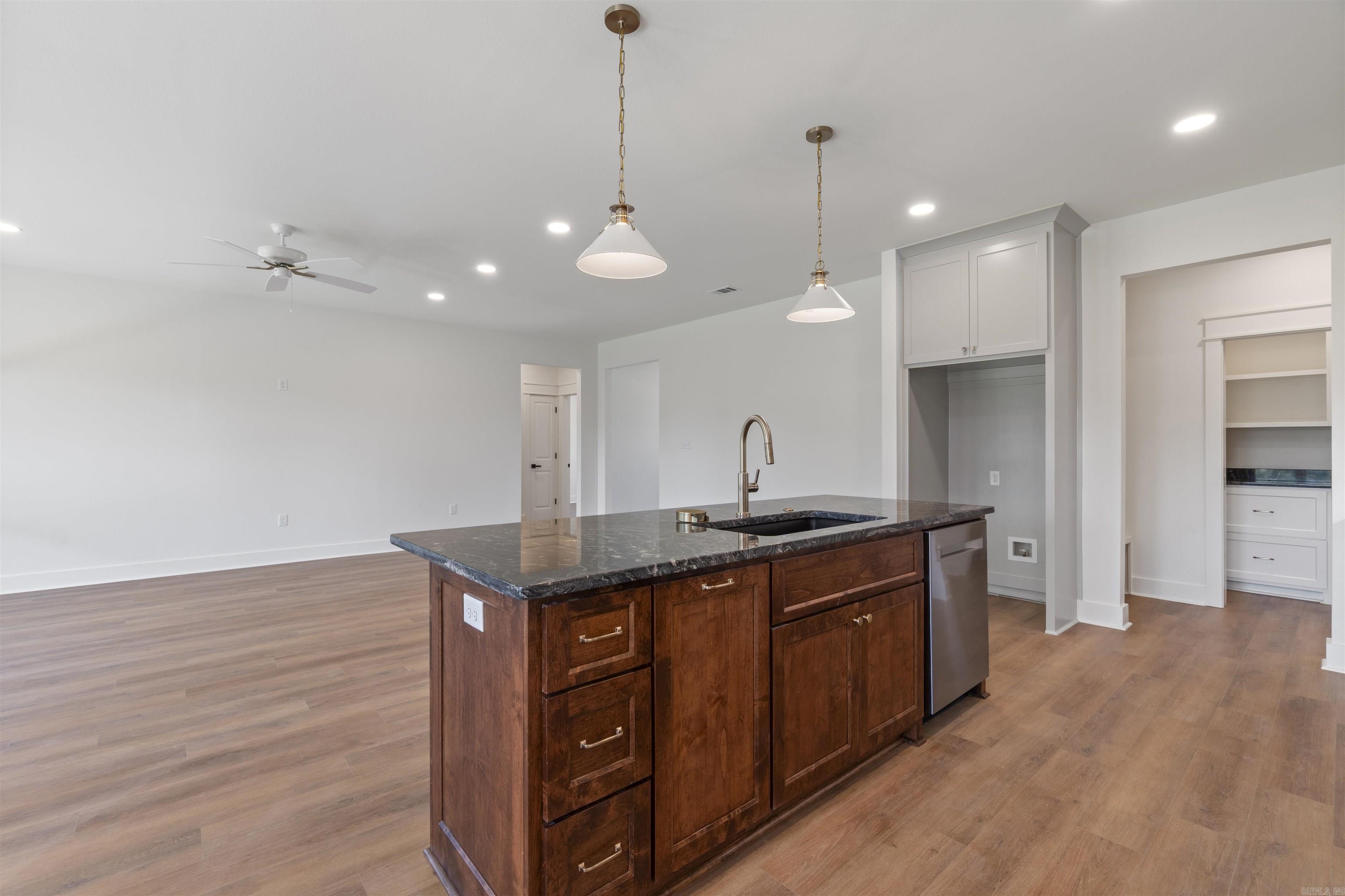 22 Dandelion  Greenbrier, AR
