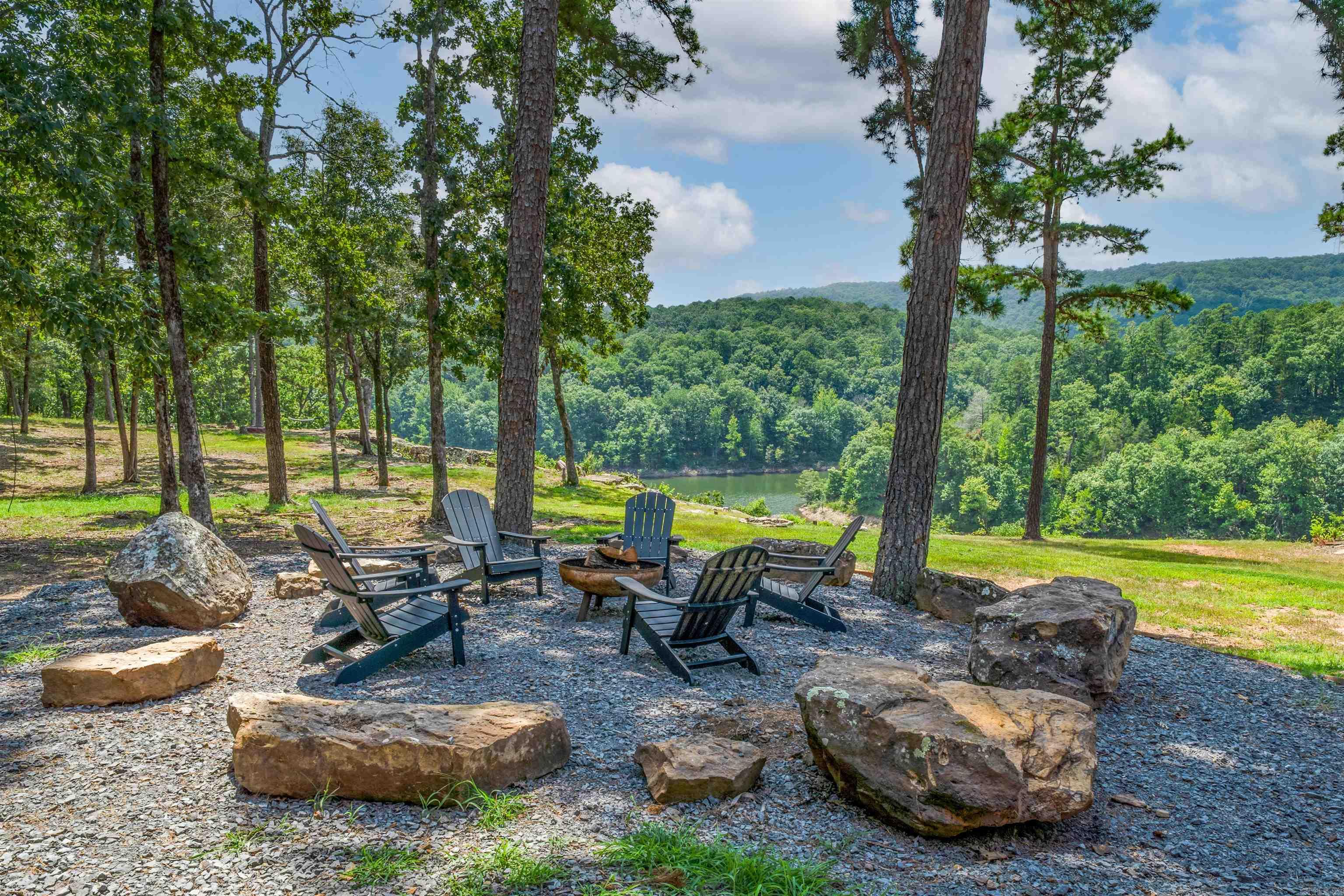 170 Lynn Creek Dr  Fairfield Bay, AR