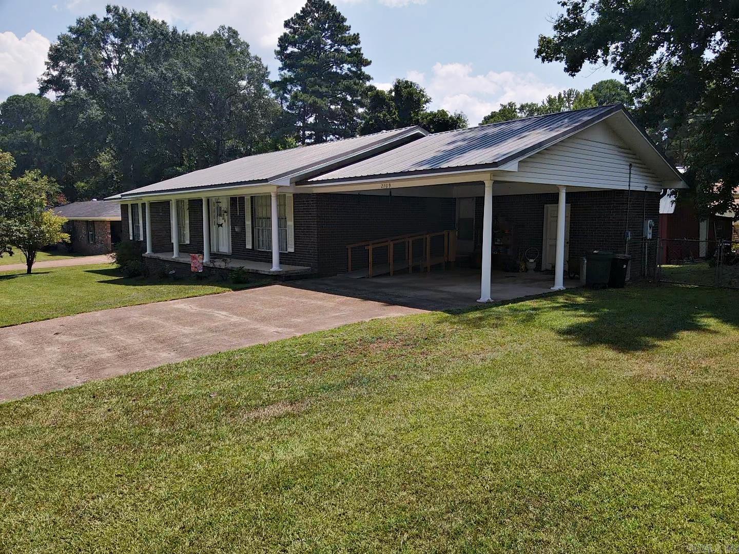 2709 Lynwood  Arkadelphia, AR
