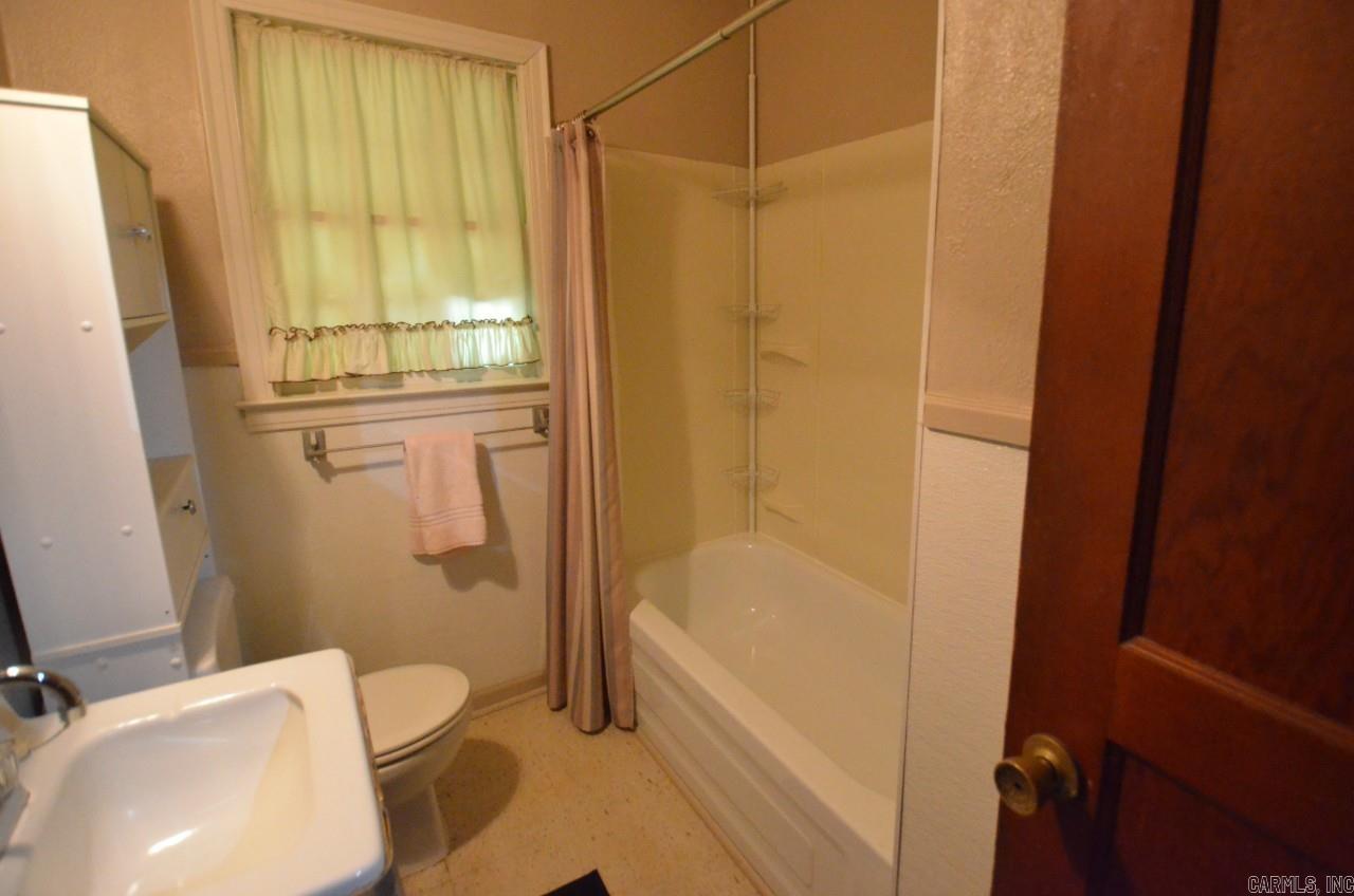 407 W 51  North Little Rock, AR