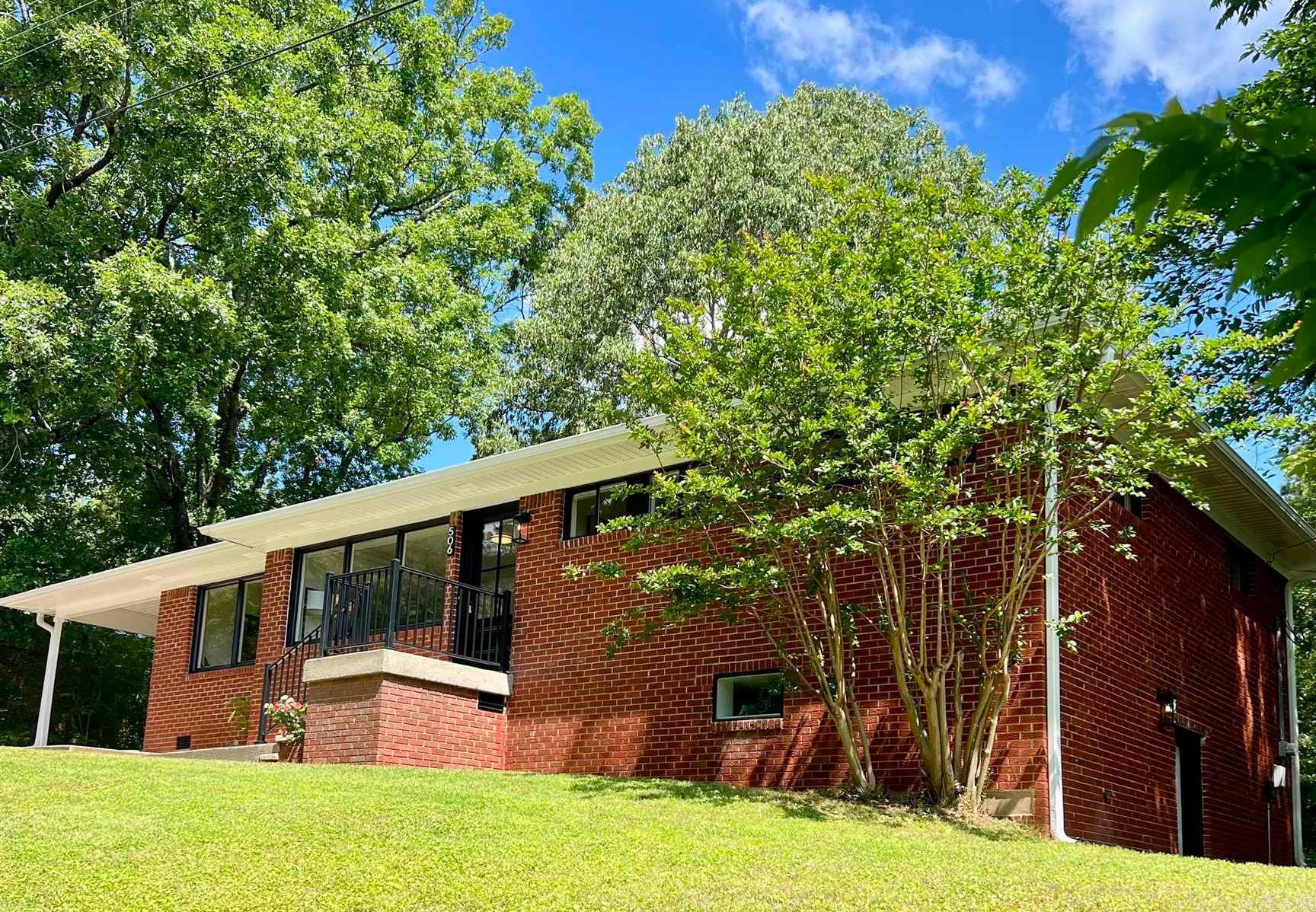 506 W Clinton  Heber Springs, AR