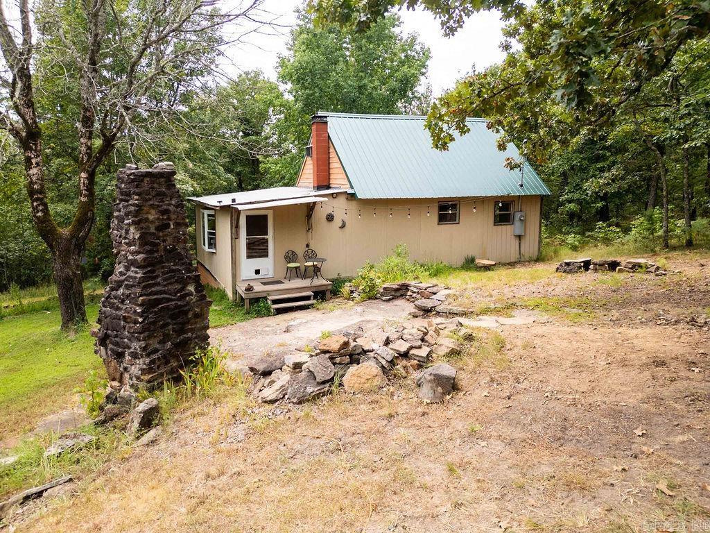 305 Cougar Trl  Clinton, AR