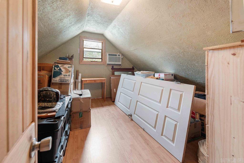 305 Cougar Trl  Clinton, AR