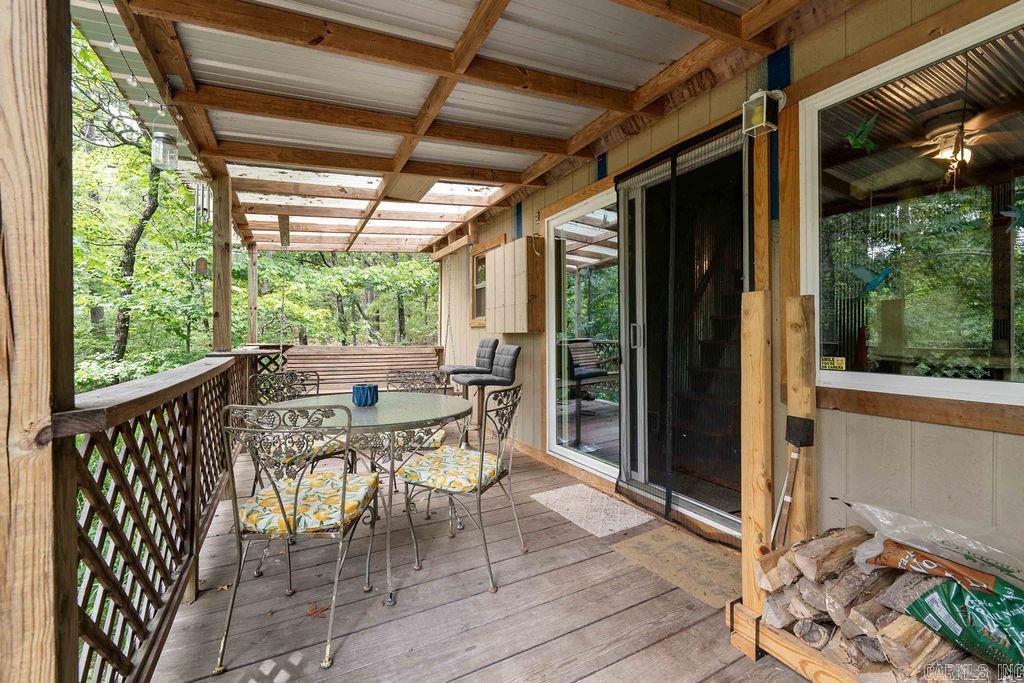 305 Cougar Trl  Clinton, AR