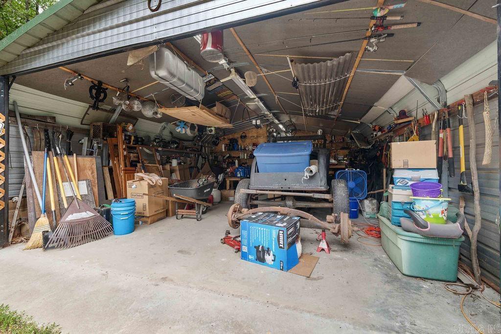 305 Cougar Trl  Clinton, AR
