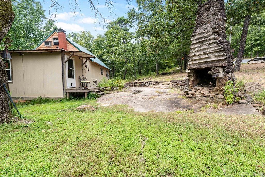 305 Cougar Trl  Clinton, AR