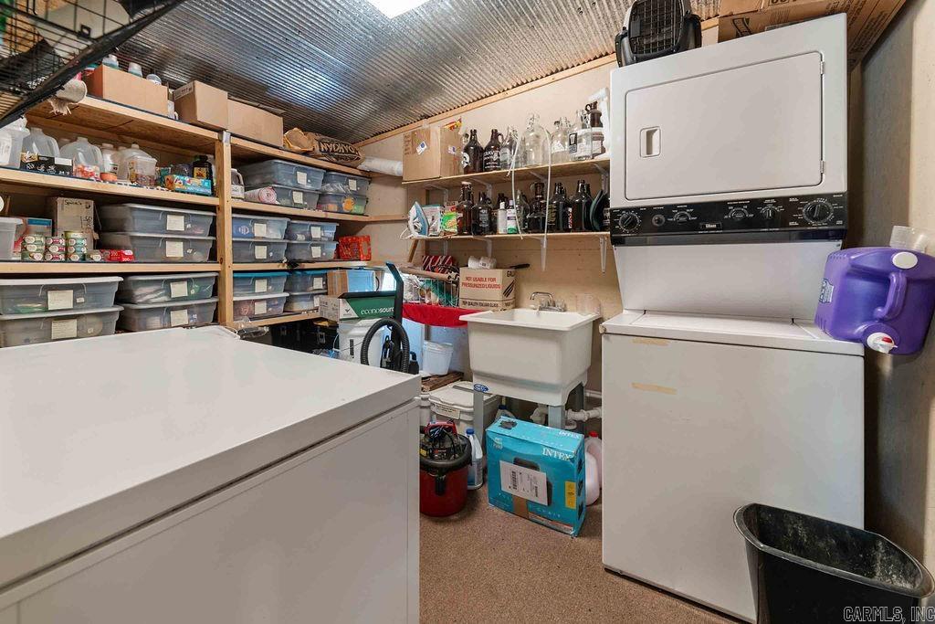 305 Cougar Trl  Clinton, AR