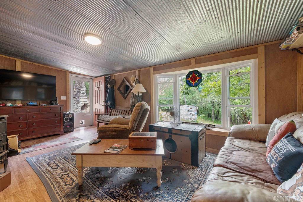 305 Cougar Trl  Clinton, AR