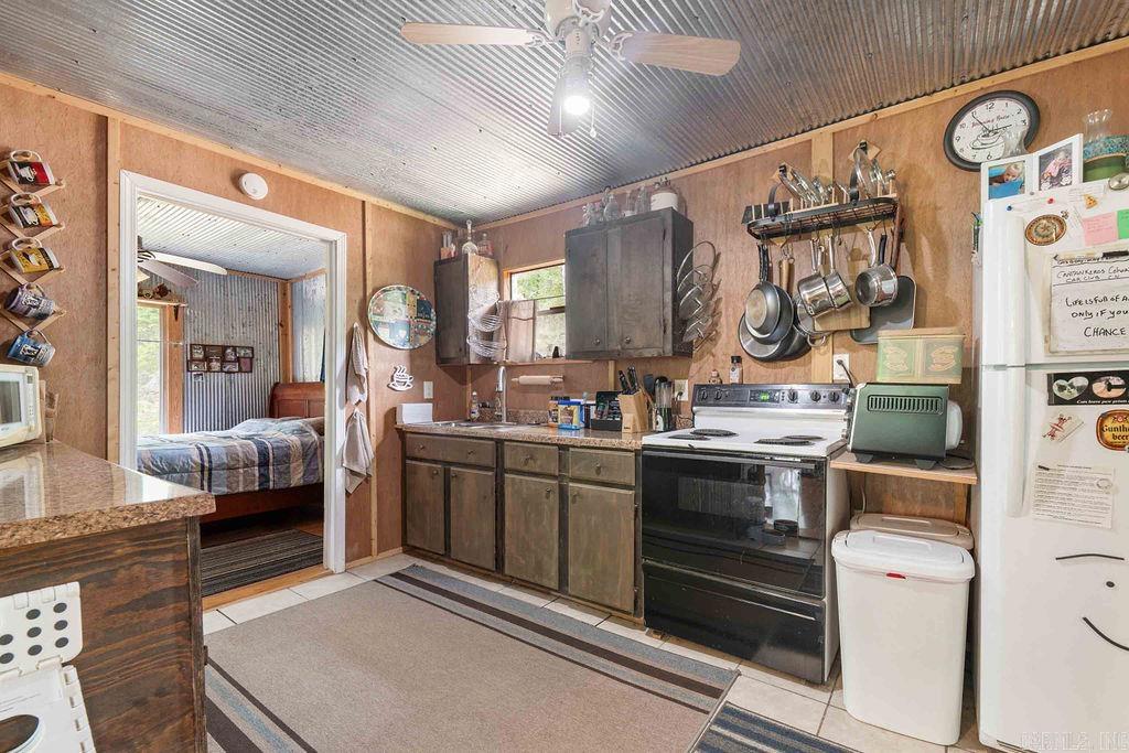 305 Cougar Trl  Clinton, AR