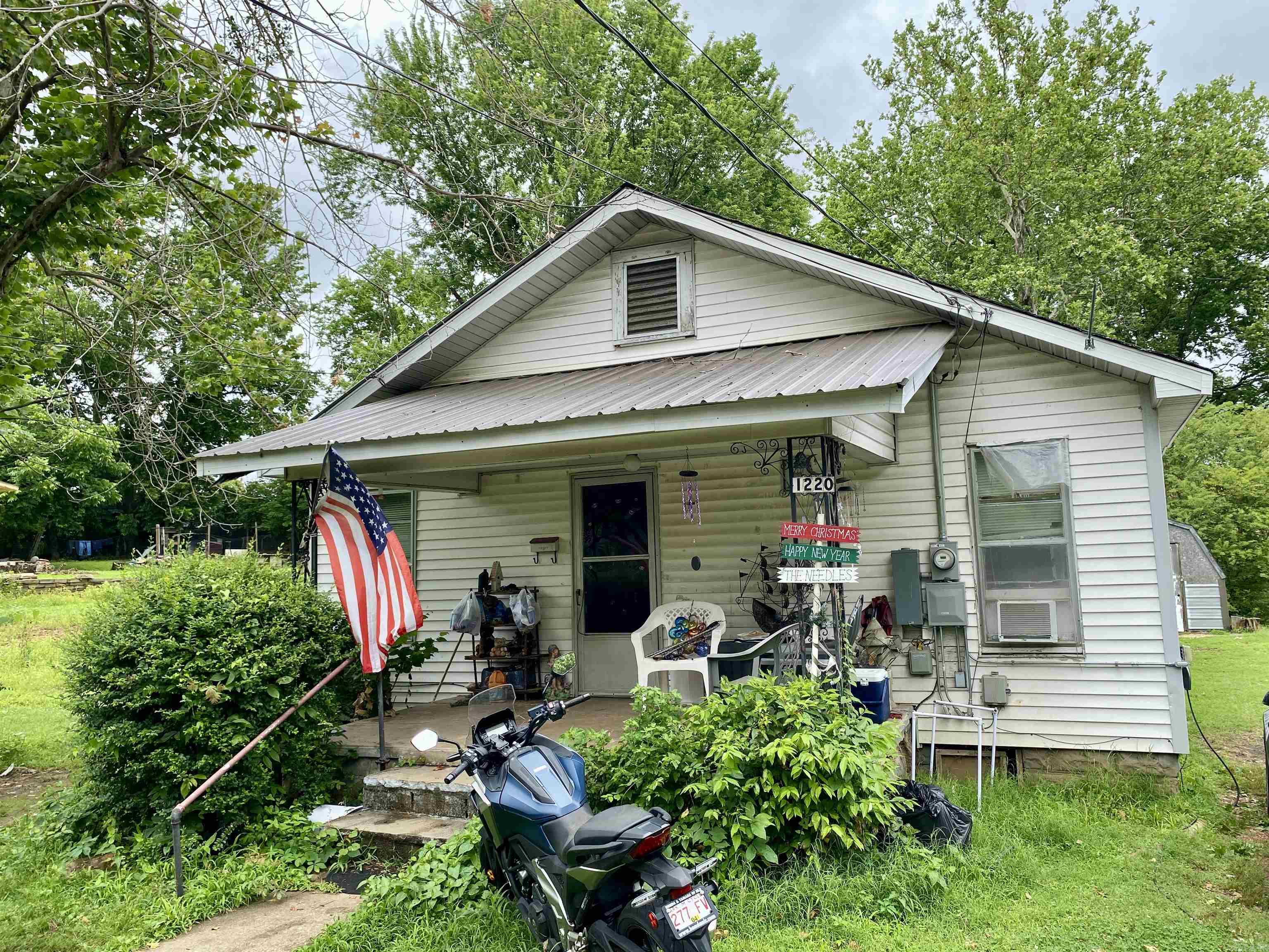 1220 W Sevier  Clarksville, AR