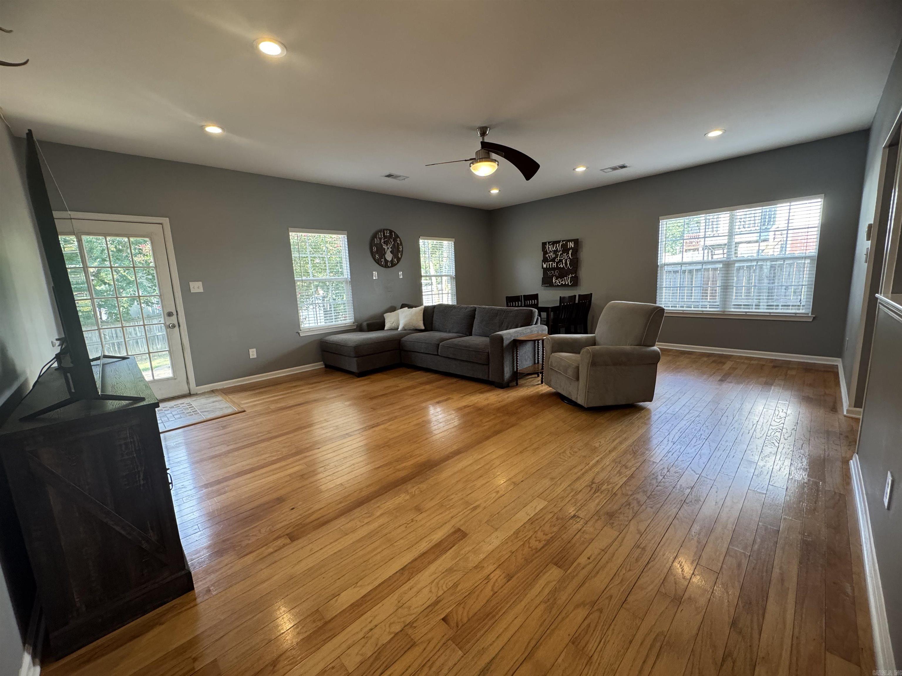 228 Sharon Oaks Ct  Benton, AR