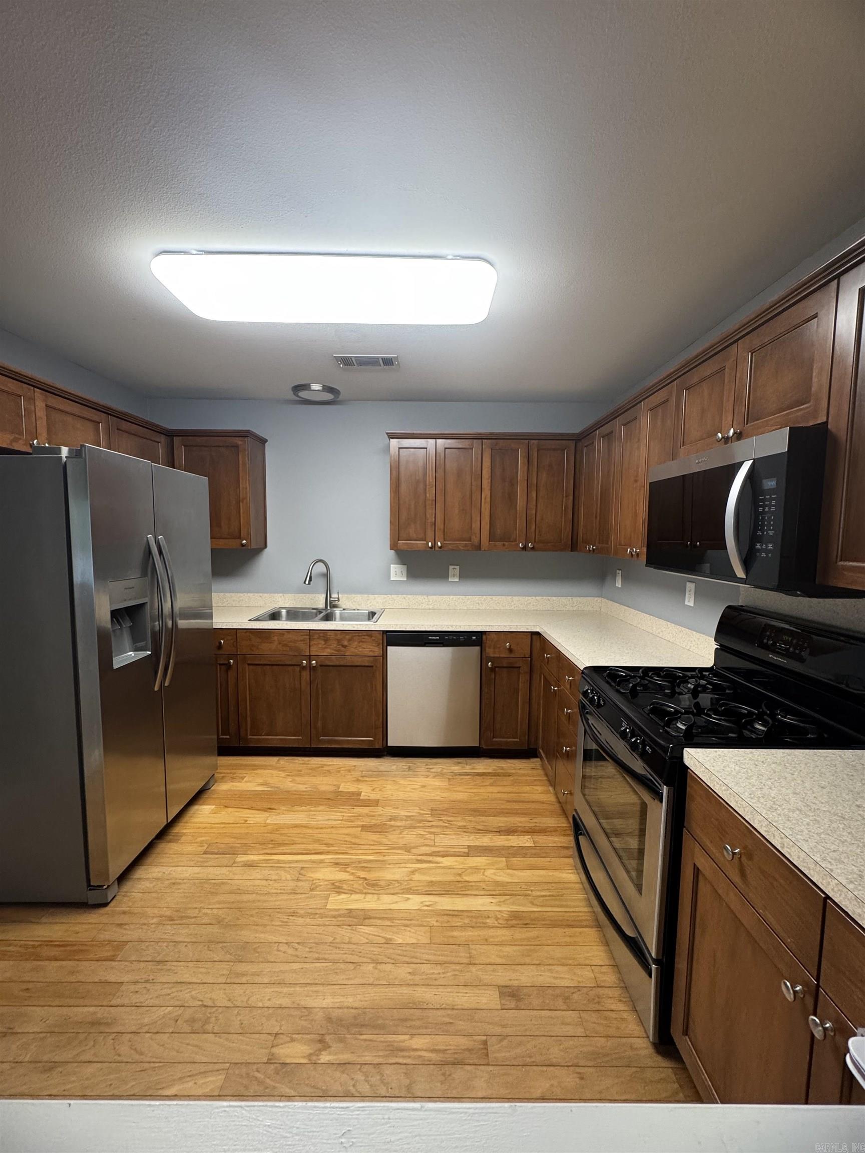 228 Sharon Oaks Ct  Benton, AR