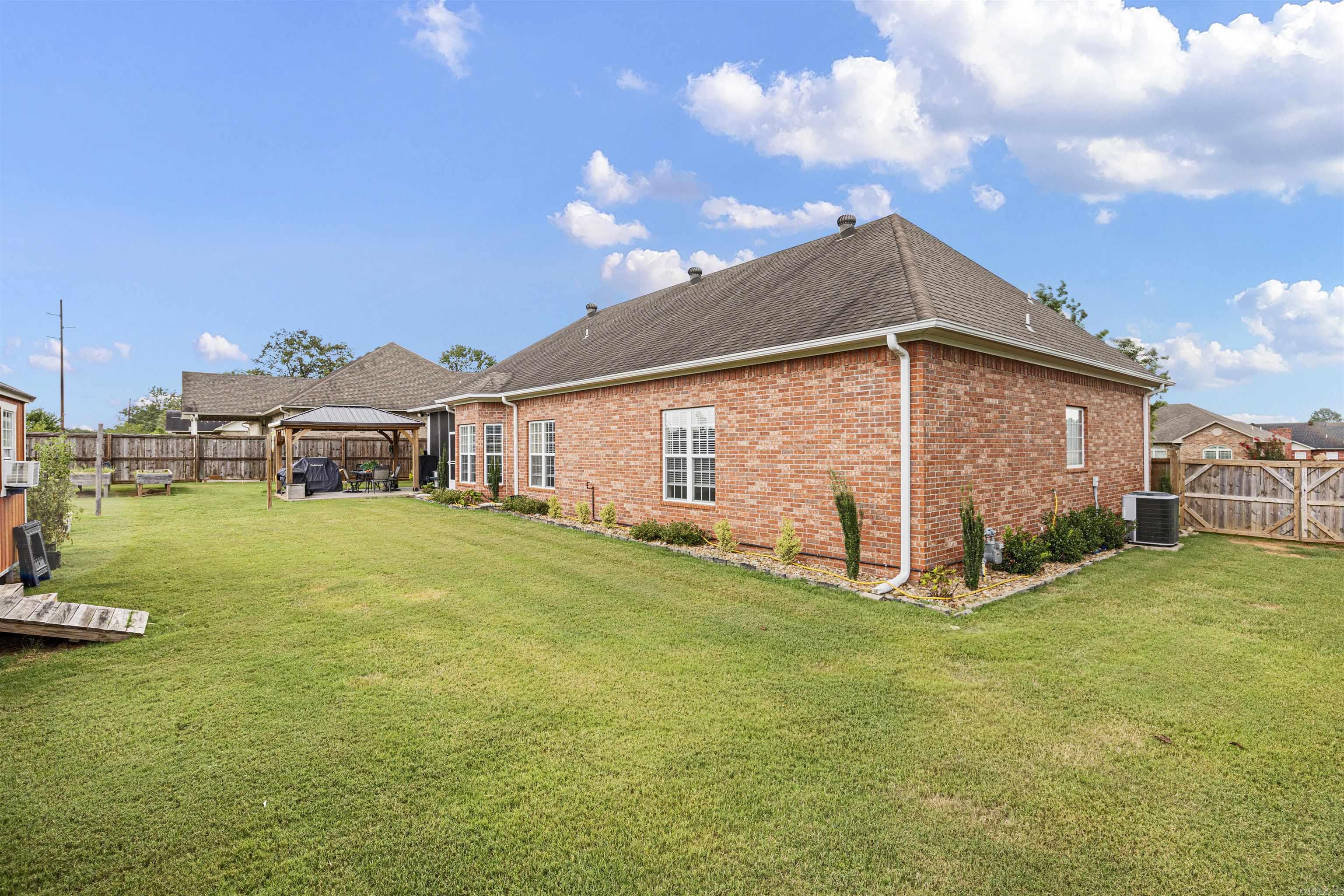 102 Buffalo St  Clarksville, AR