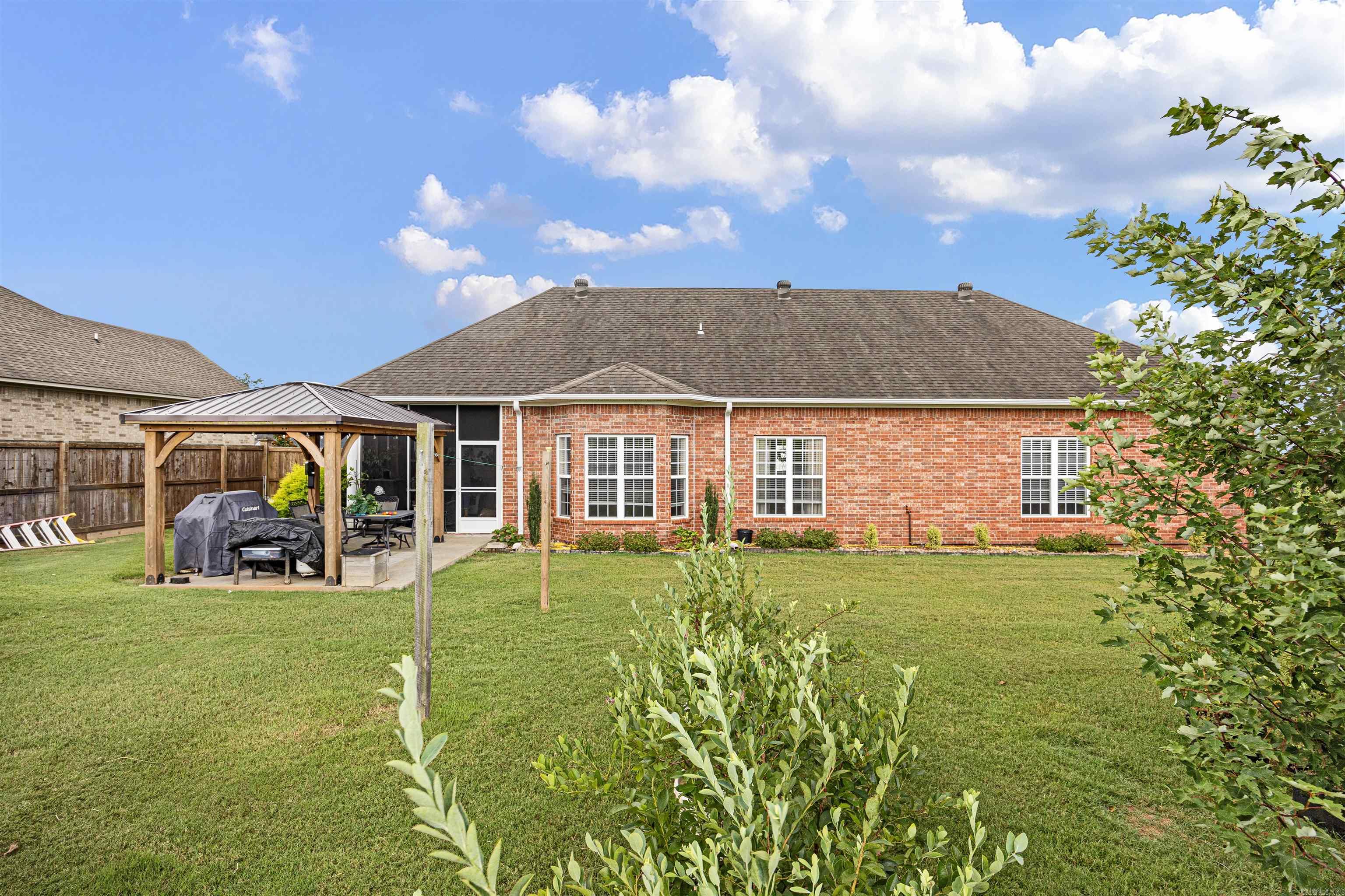 102 Buffalo St  Clarksville, AR