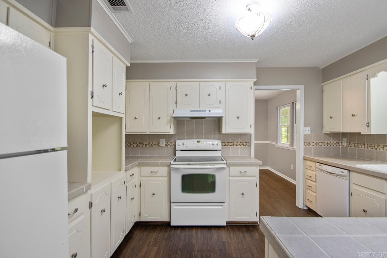 5710 Oakbrook Road  Alexander, AR