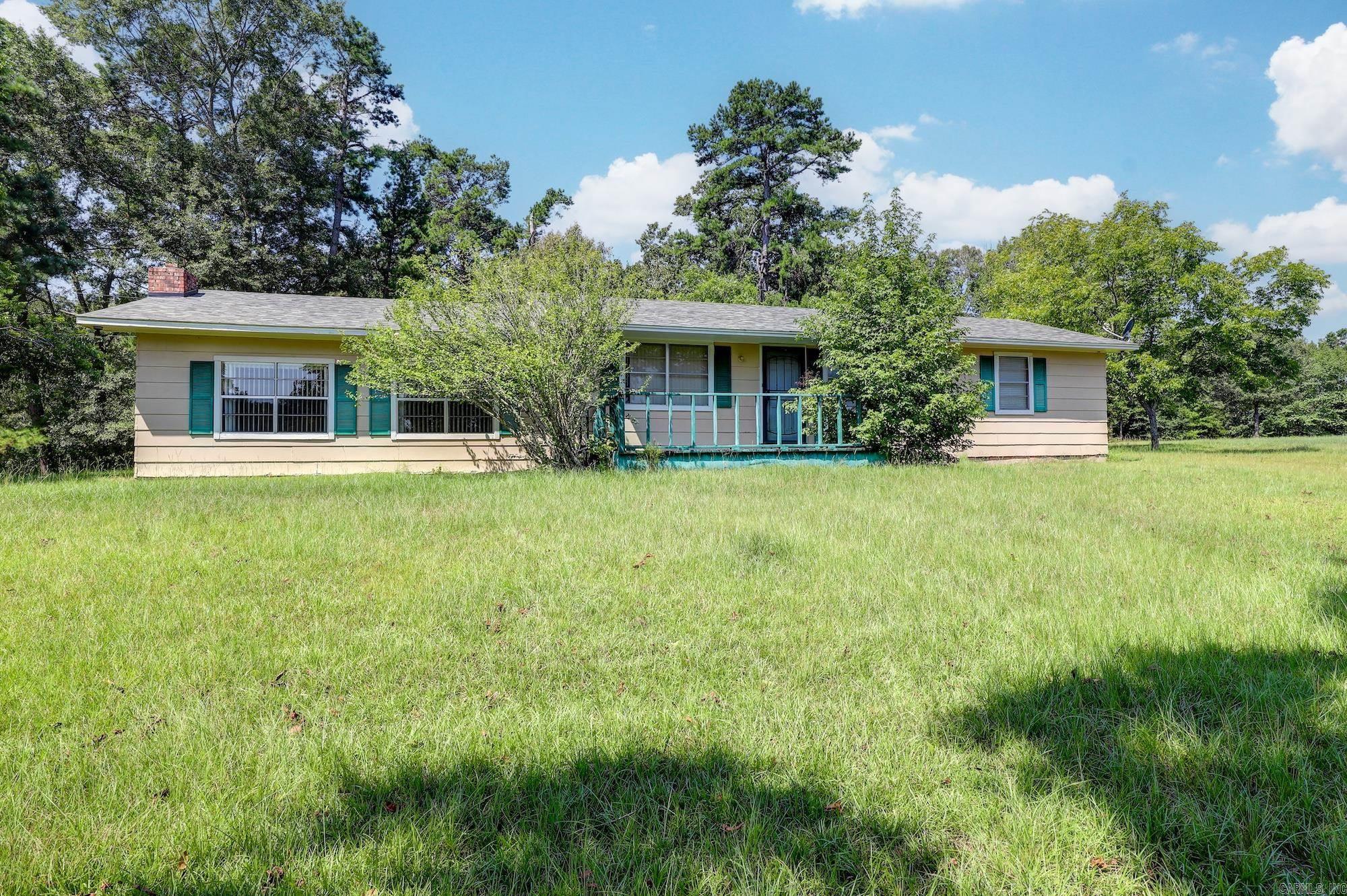 85 County Road 3668  Queen City, TX