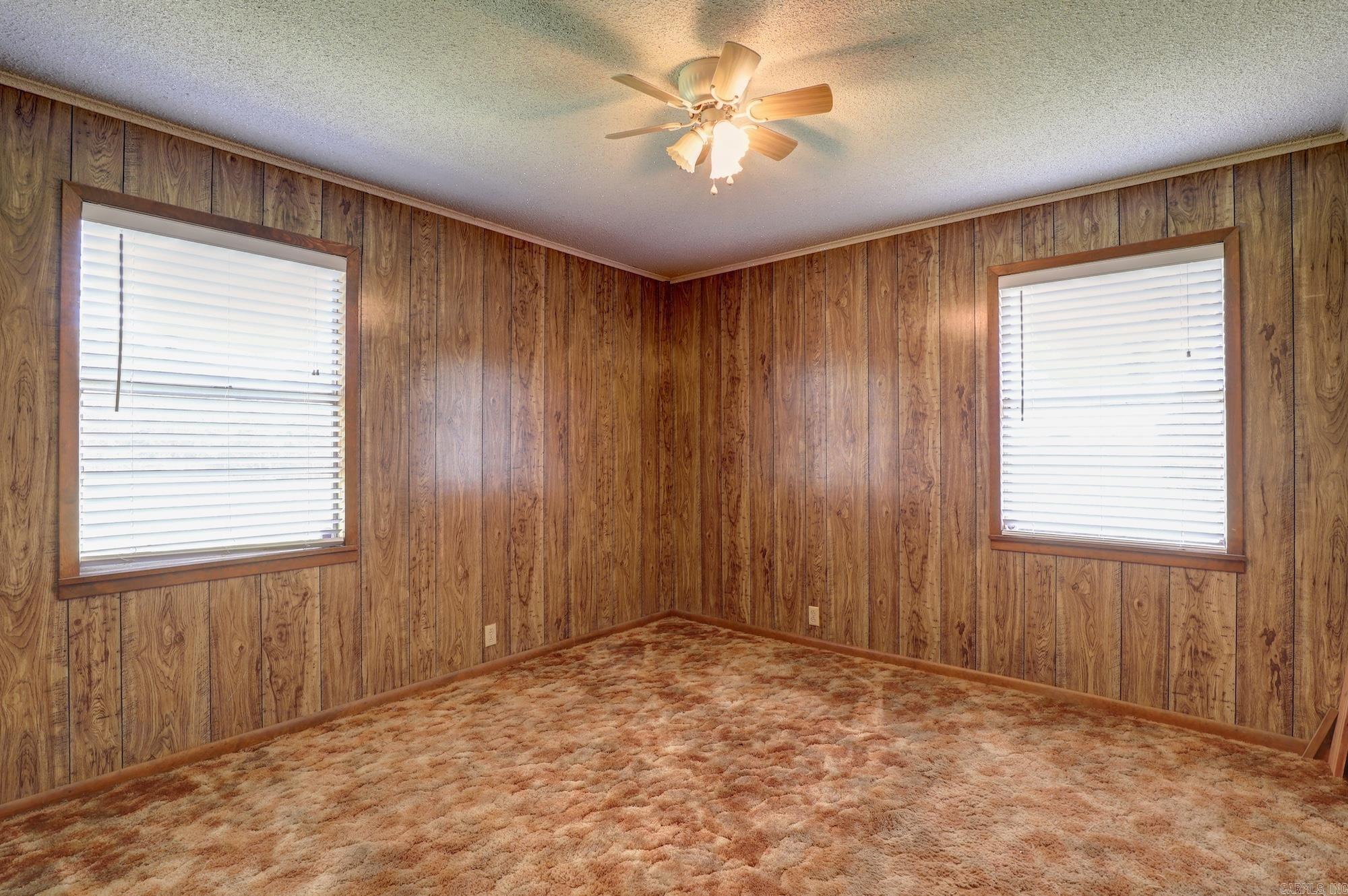 85 County Road 3668  Queen City, TX