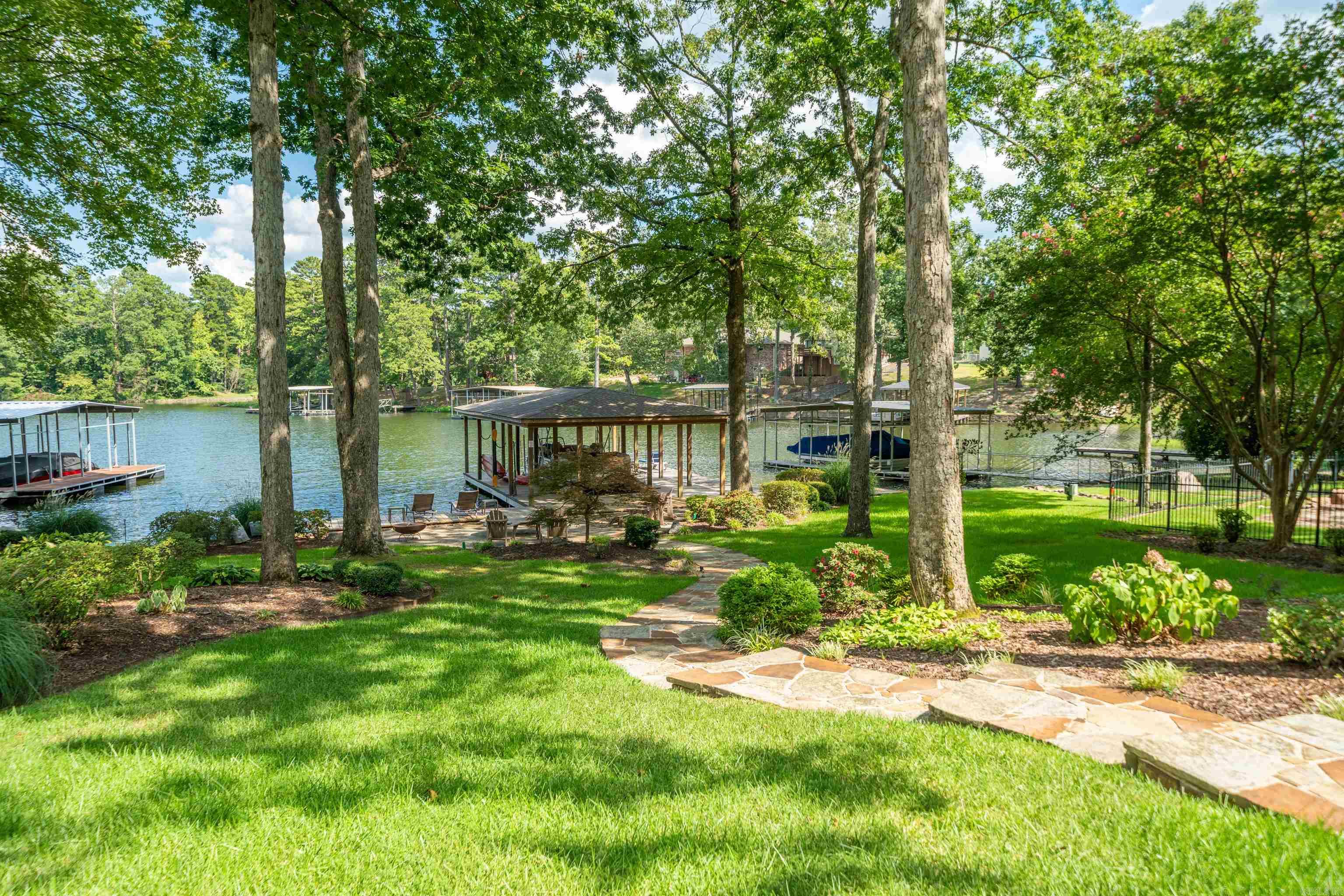 30 Stonegate Shores Dr  Hot Springs, AR