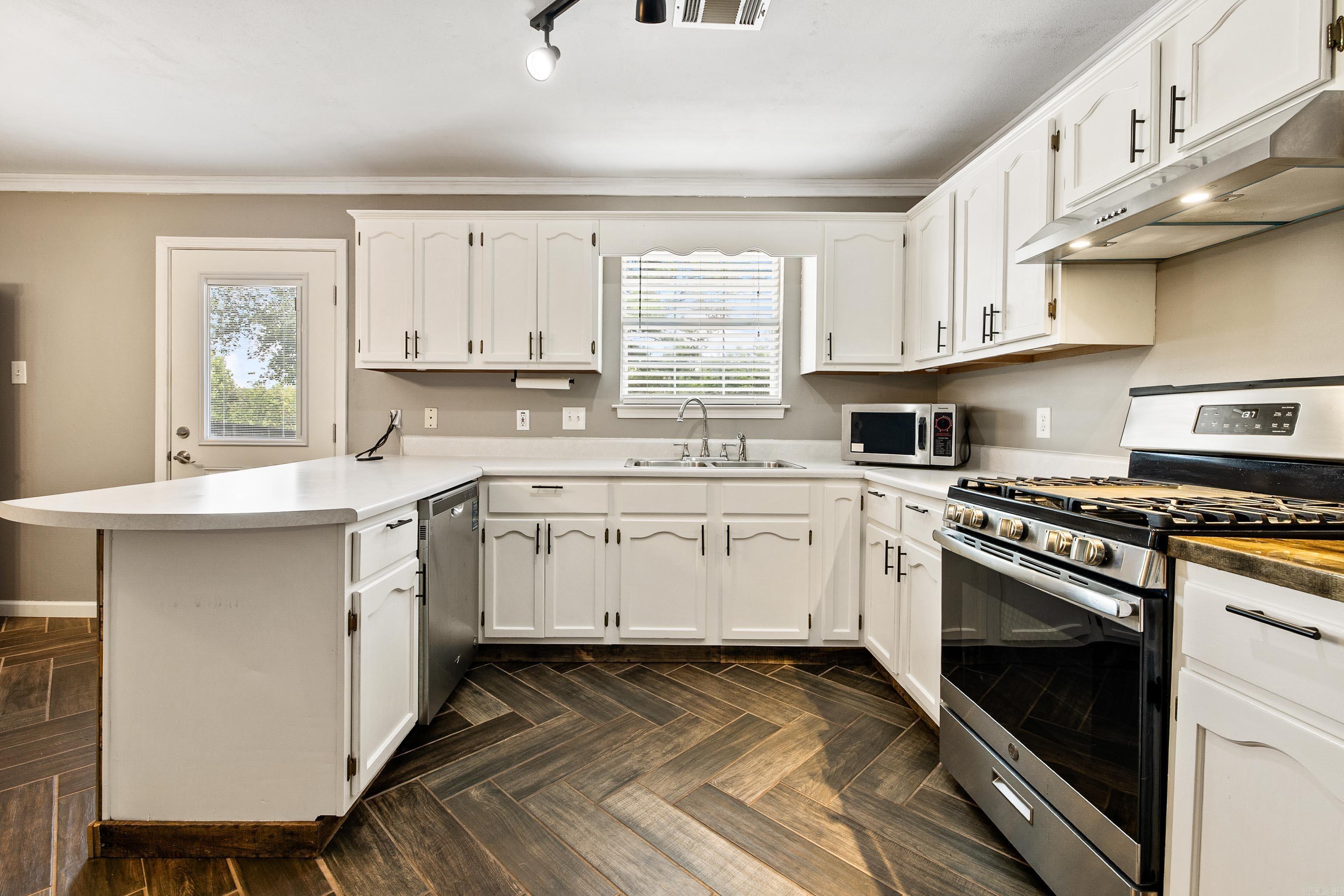 3419 Pawnee Village  Benton, AR