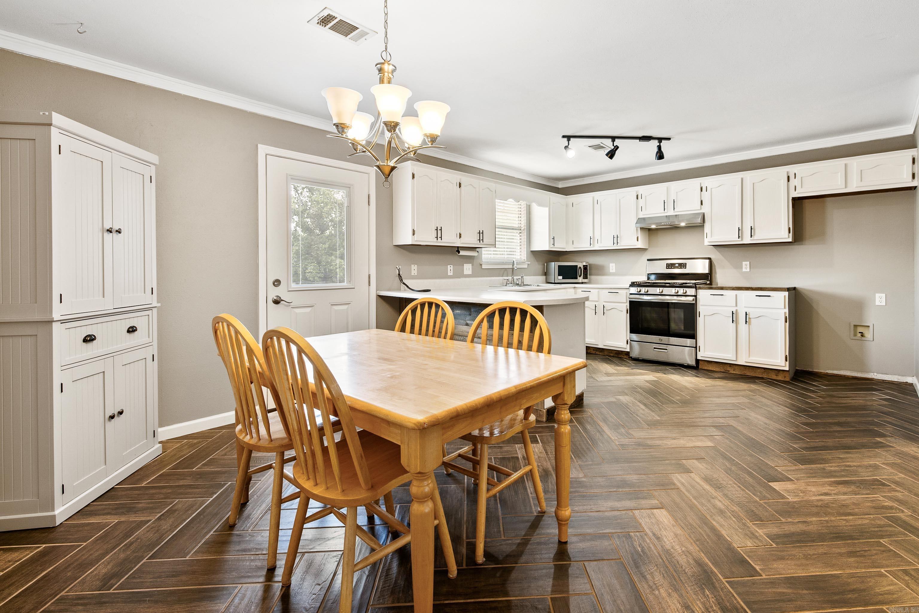 3419 Pawnee Village  Benton, AR