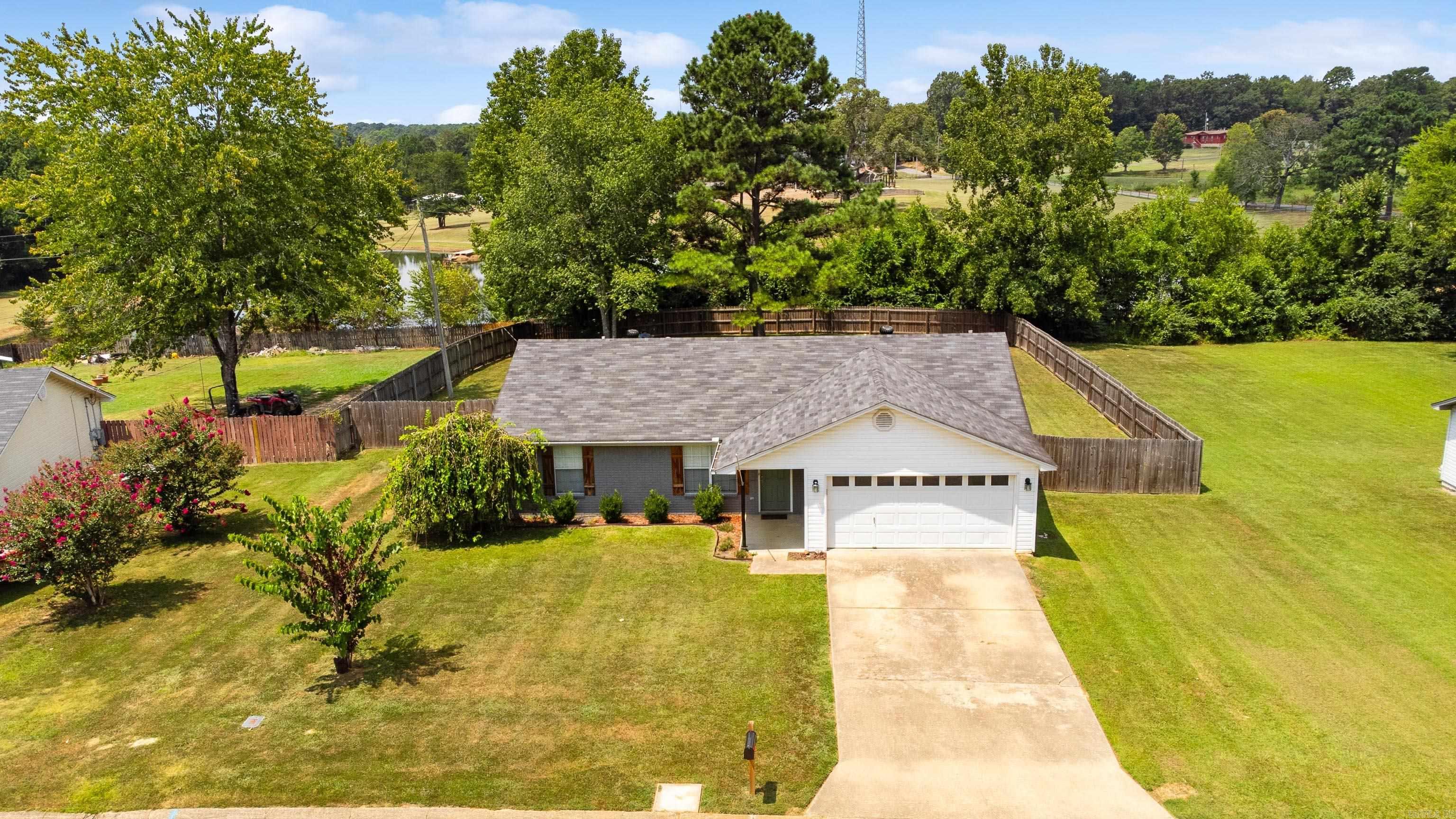 3419 Pawnee Village  Benton, AR