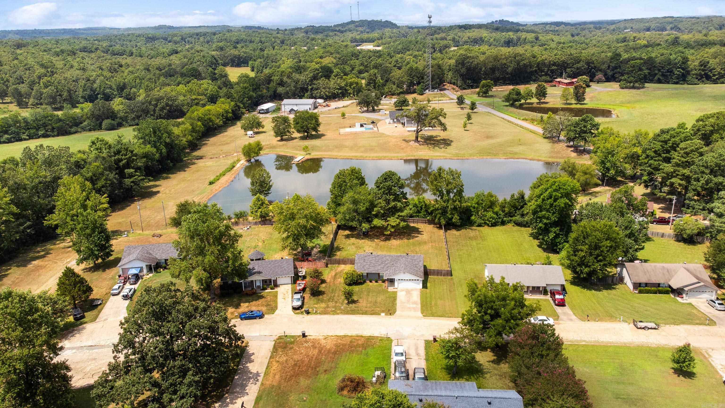 3419 Pawnee Village  Benton, AR