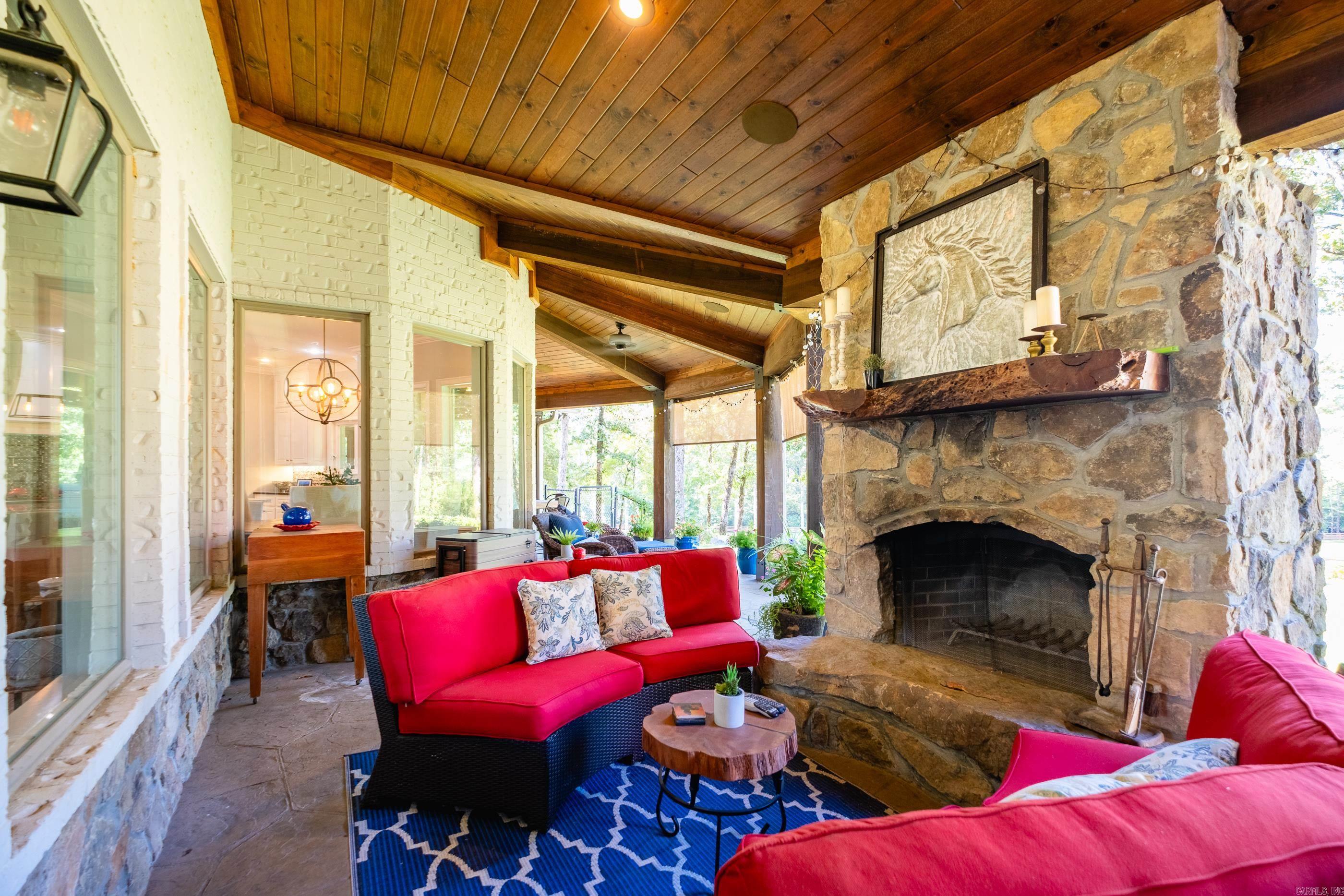 8210 Matthews  Roland, AR