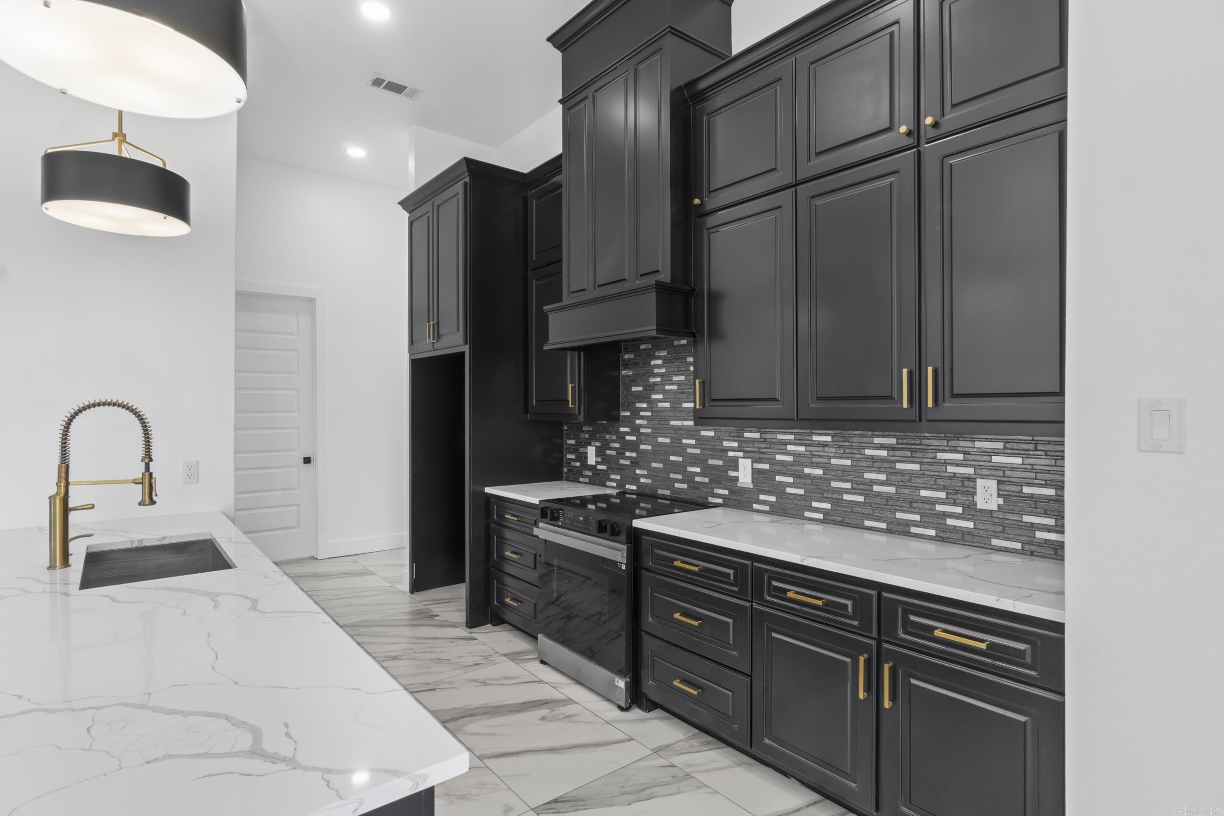 203 N Jeff Davis  Jacksonville, AR