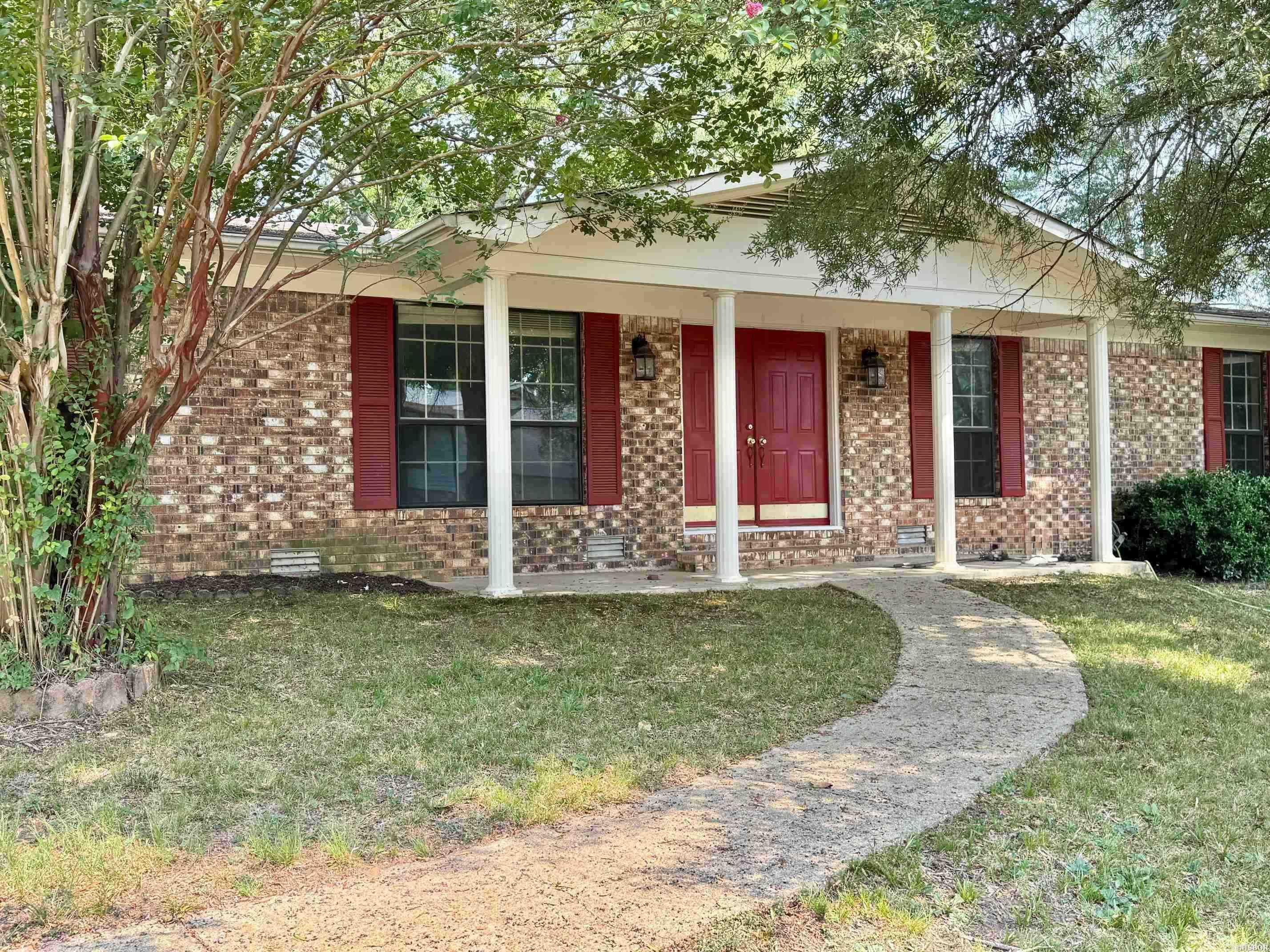 111 San Pablo  Hot Springs, AR
