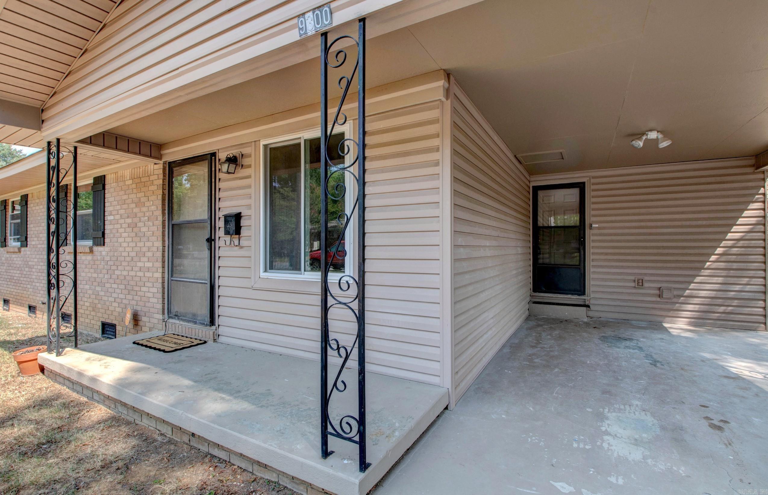 9300 Cloverhill  Little Rock, AR