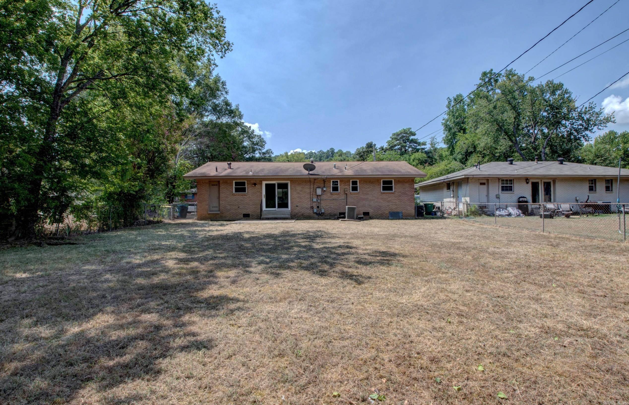 9300 Cloverhill  Little Rock, AR