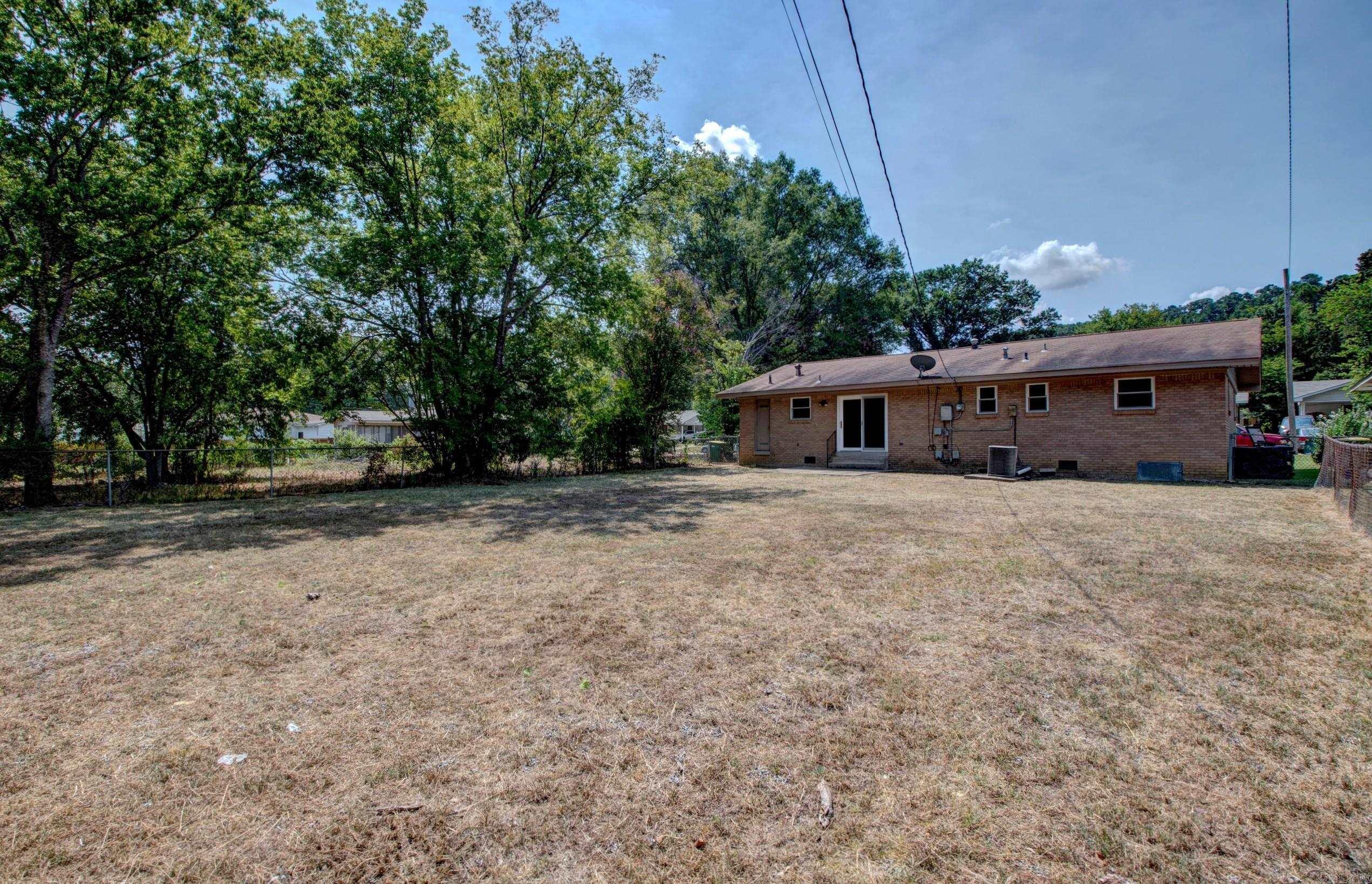 9300 Cloverhill  Little Rock, AR