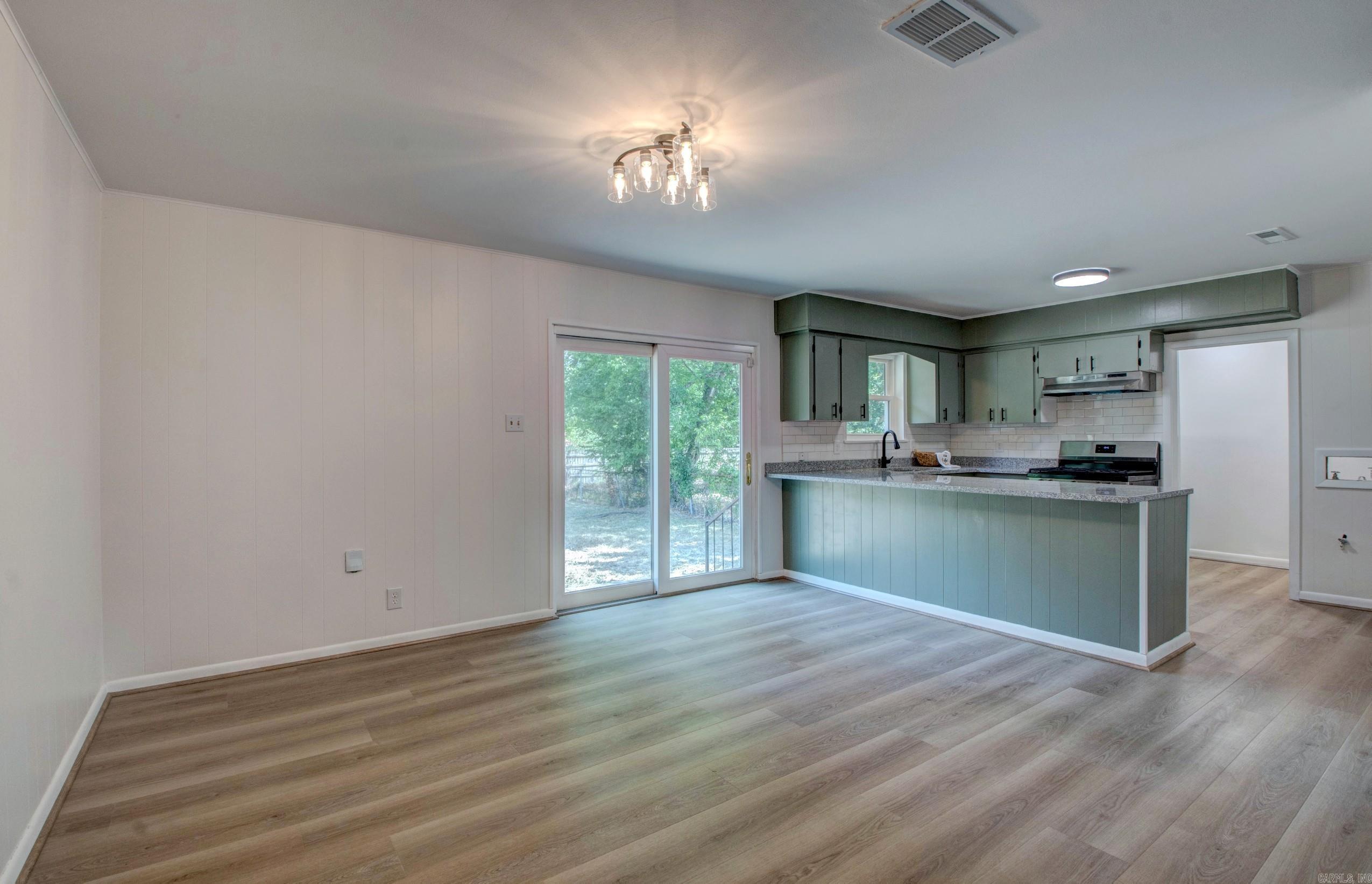 9300 Cloverhill  Little Rock, AR