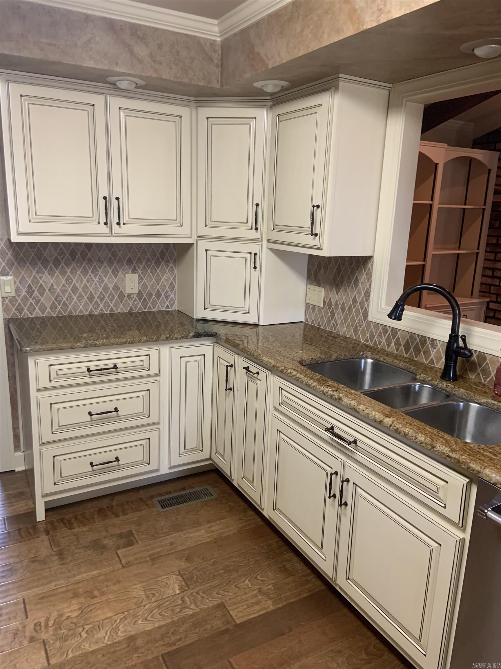 1901 Marlanita Dr.  Paragould, AR
