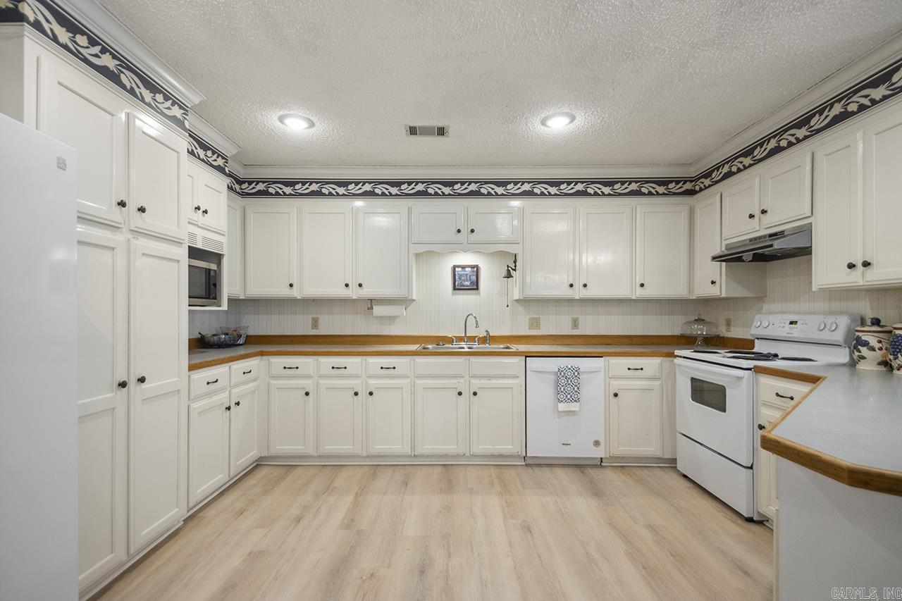 2904 Dickens  Conway, AR