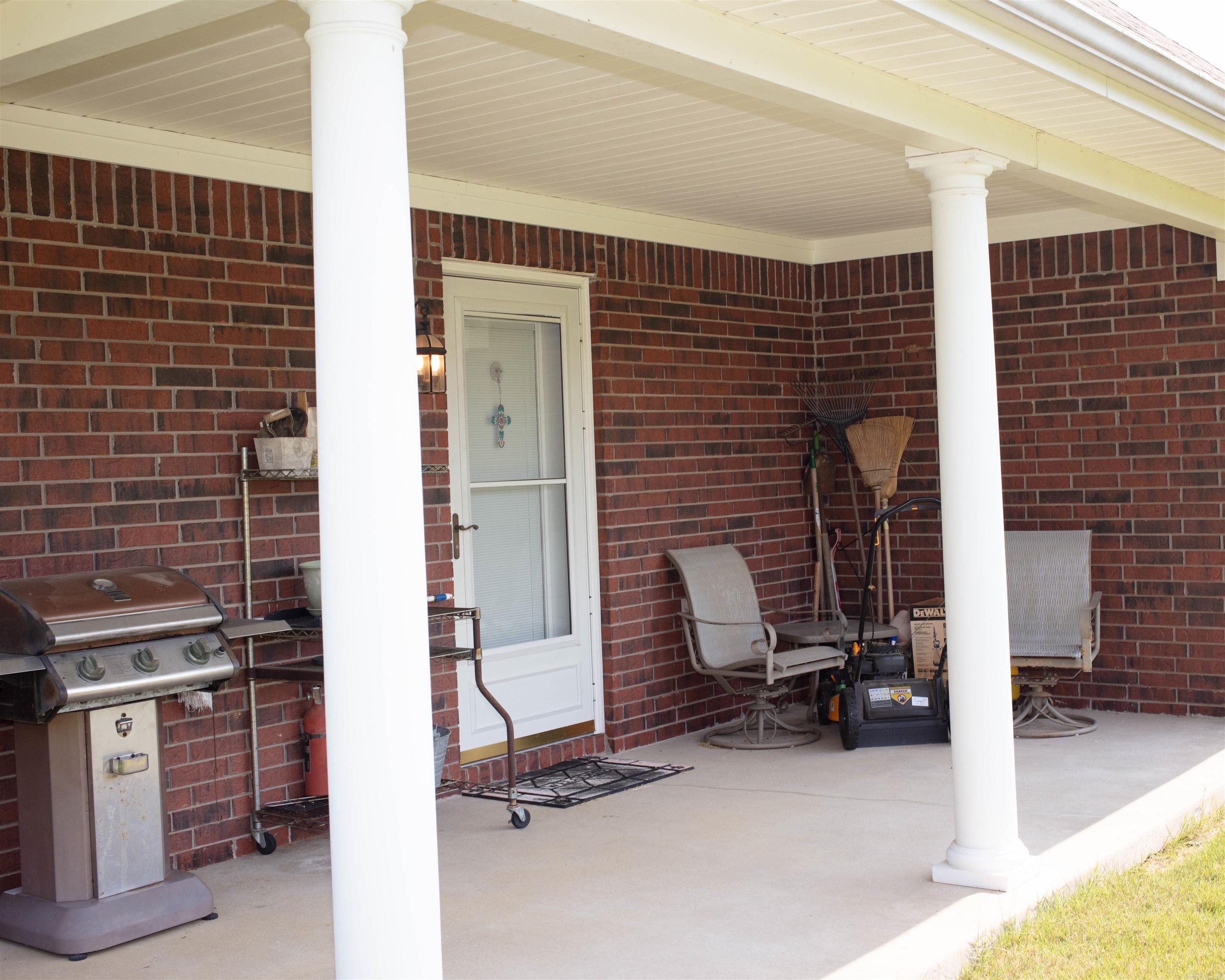 570 Saddle Brook  Austin, AR