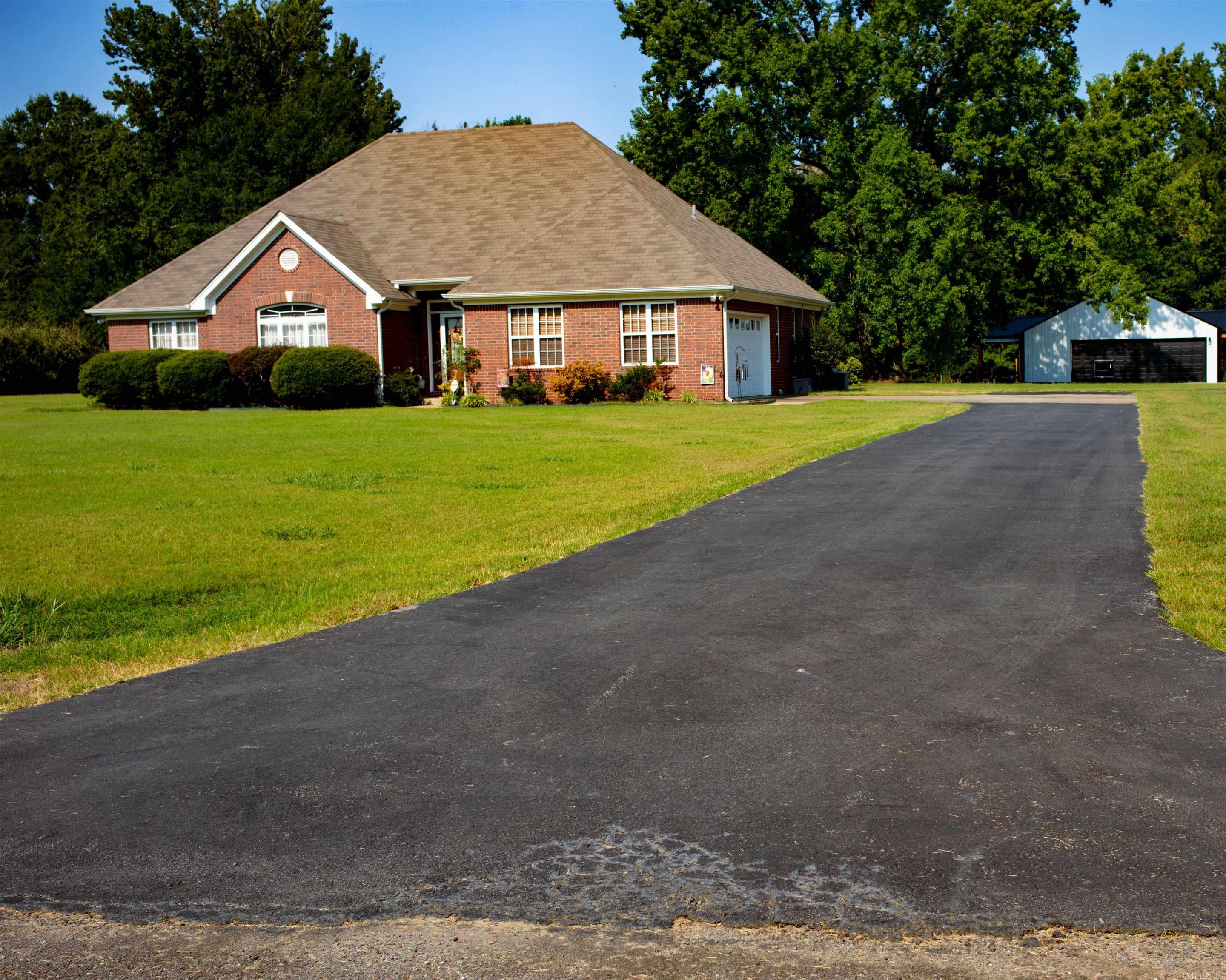 570 Saddle Brook  Austin, AR