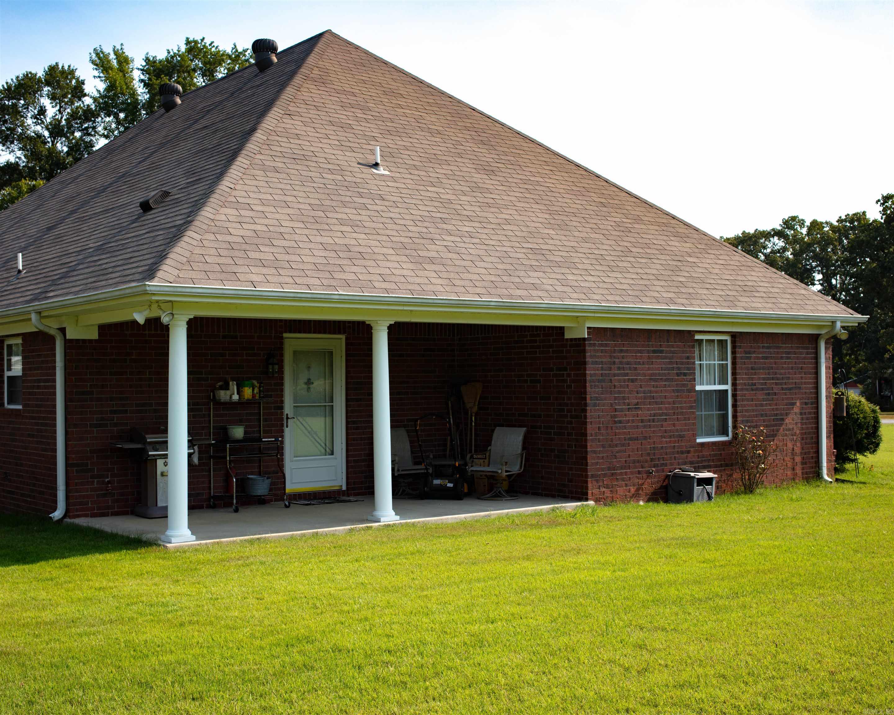 570 Saddle Brook  Austin, AR